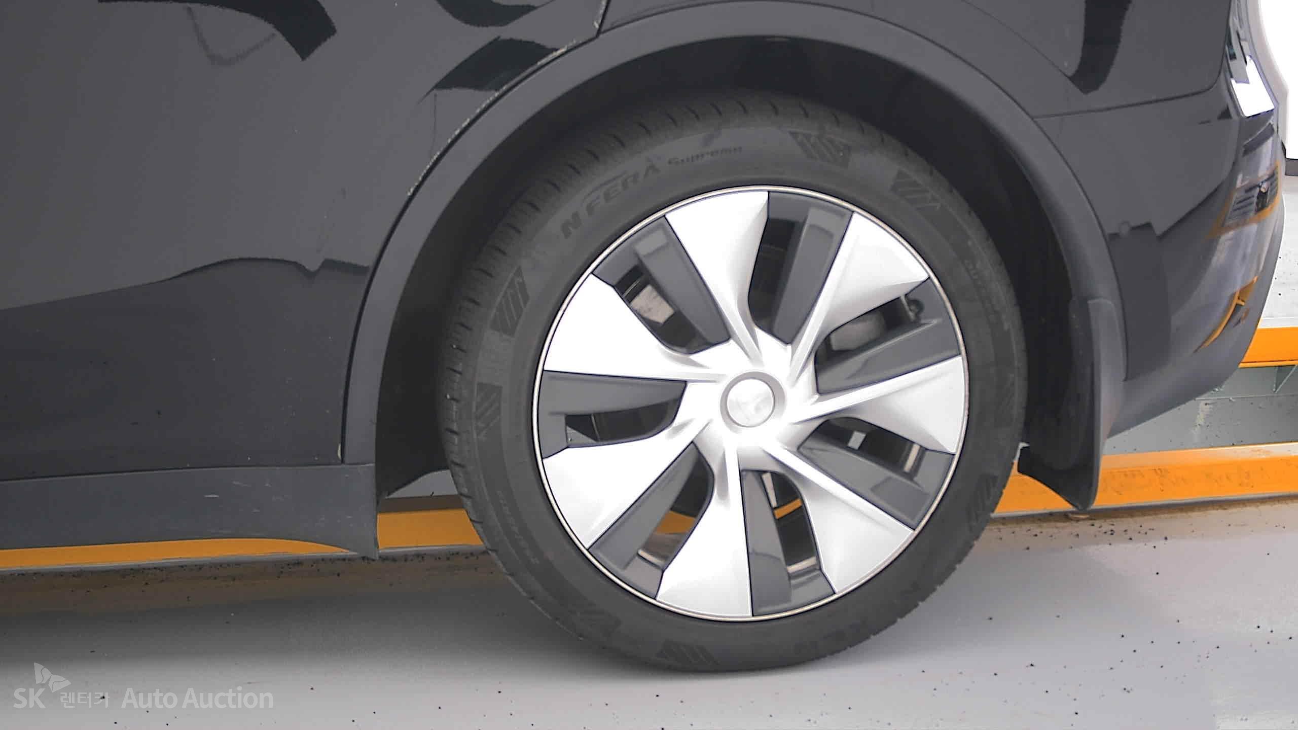 2022 - tesla model y