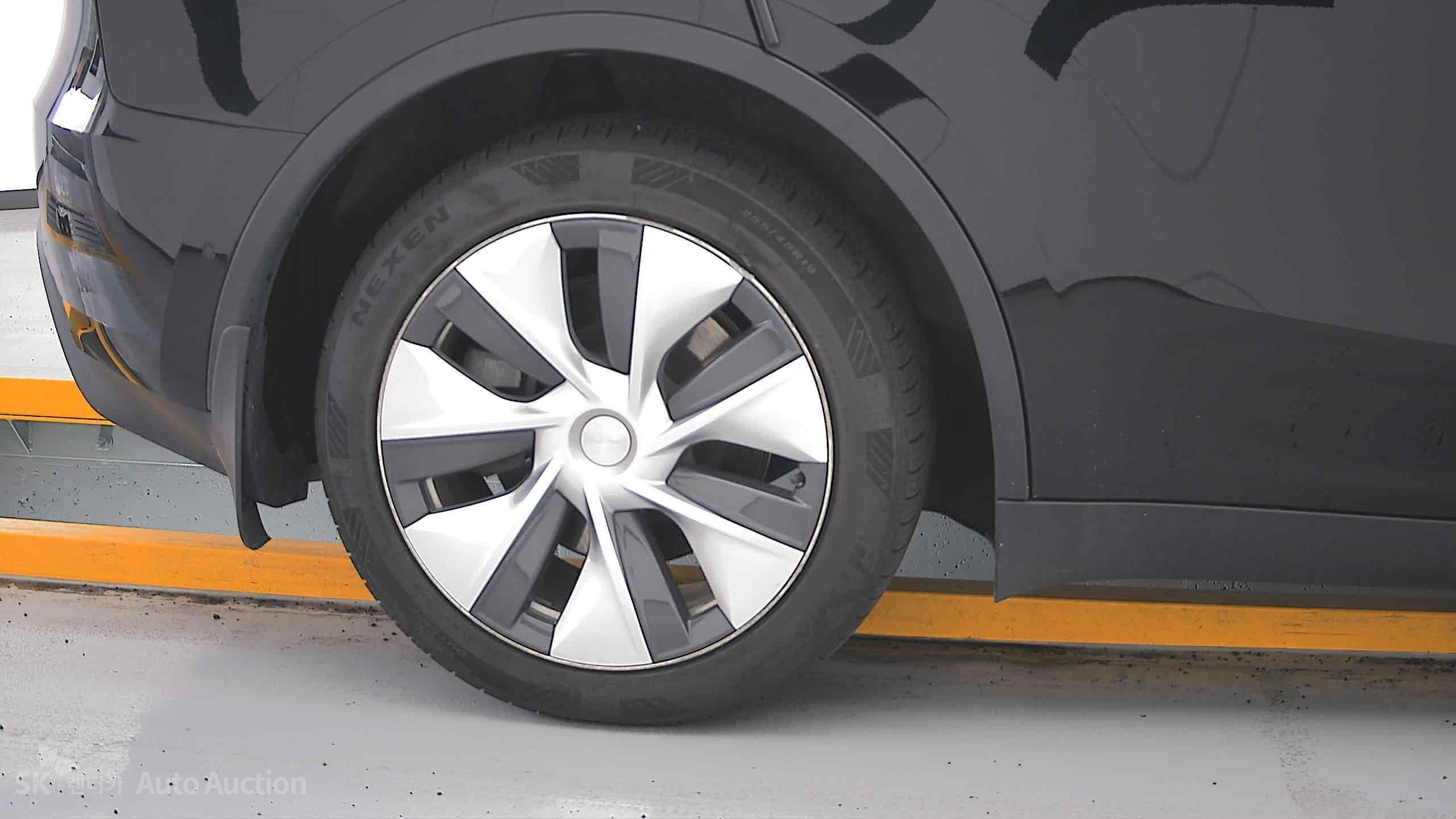 2022 - tesla model y
