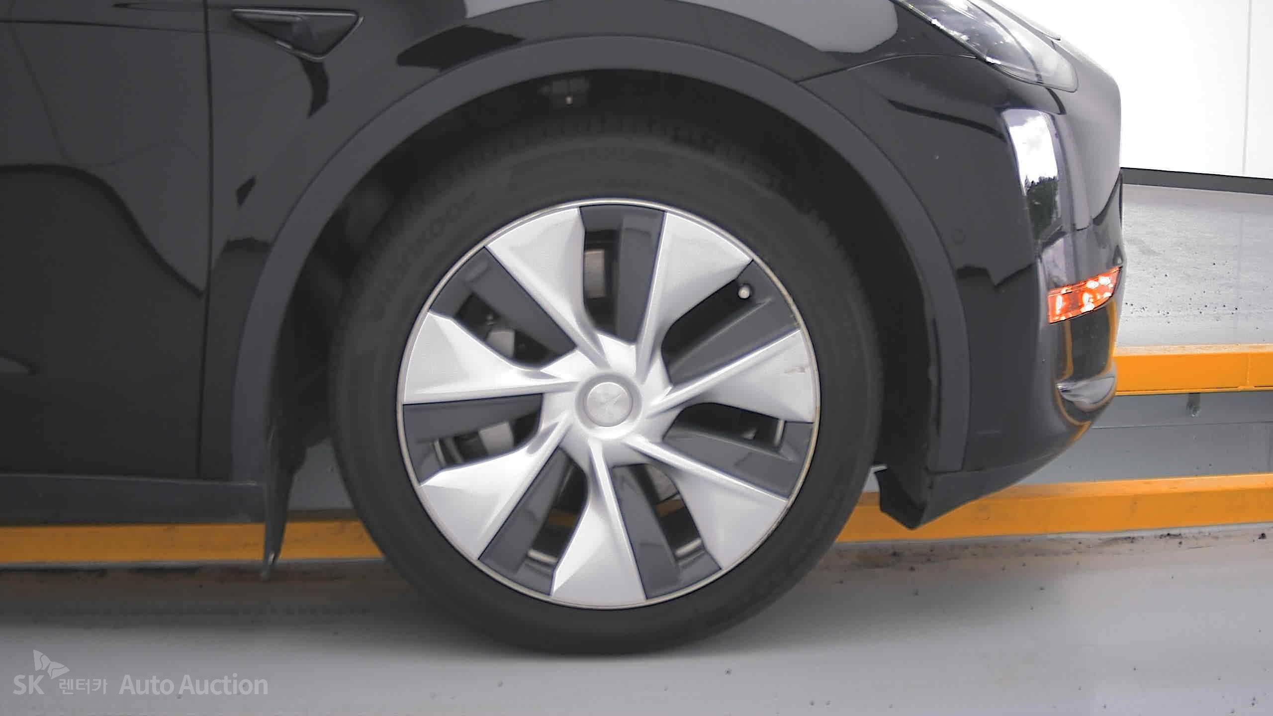 2022 - tesla model y