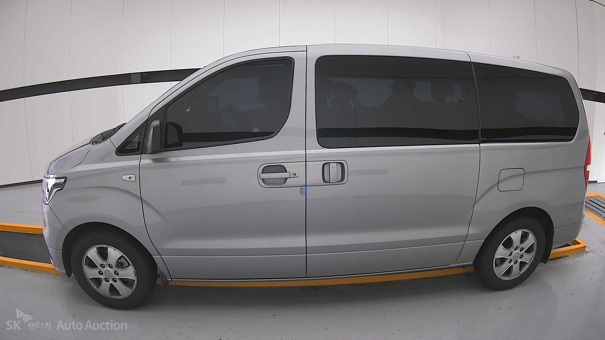 2021 - hyundai grand starex