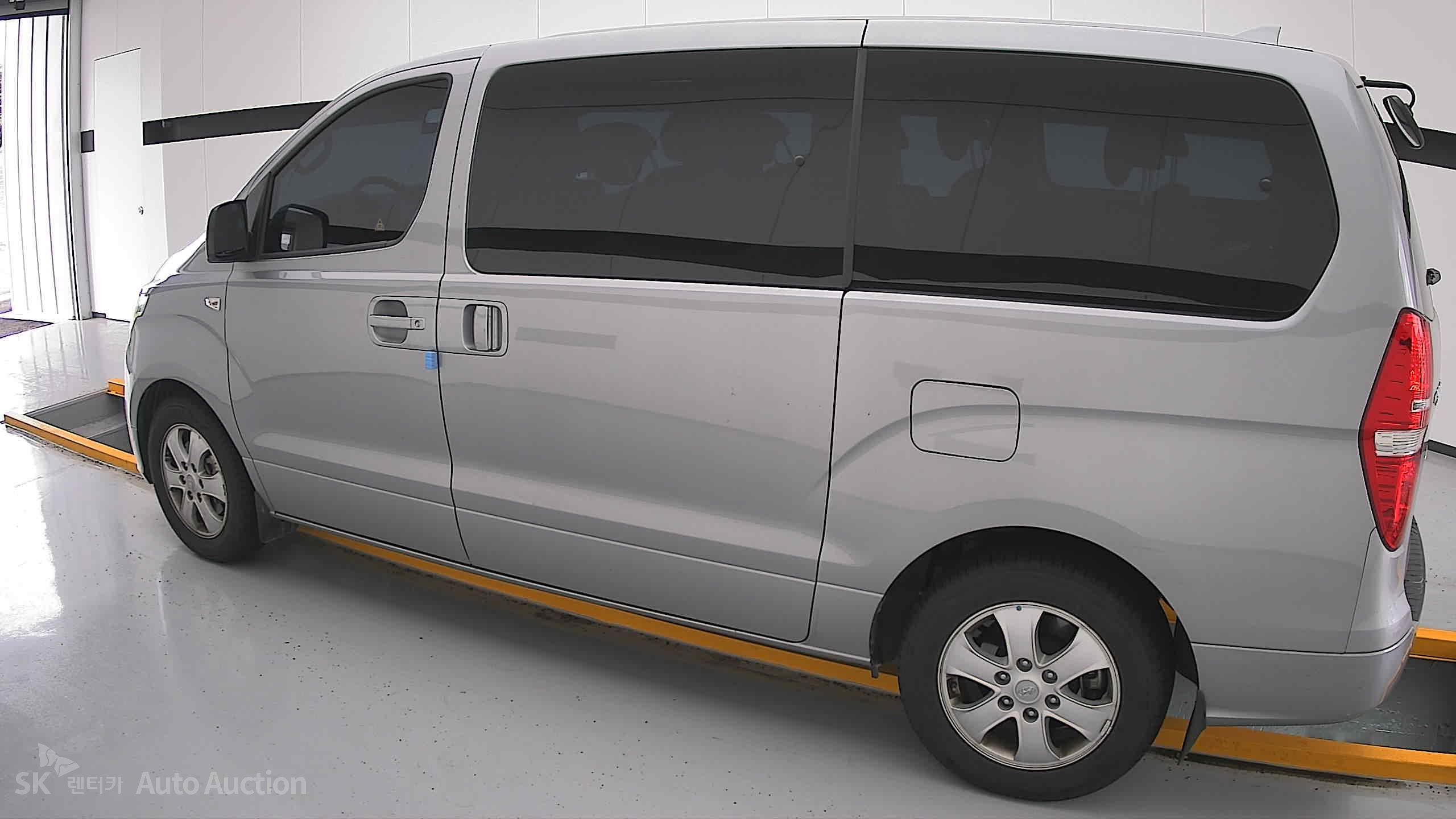 2021 - hyundai grand starex