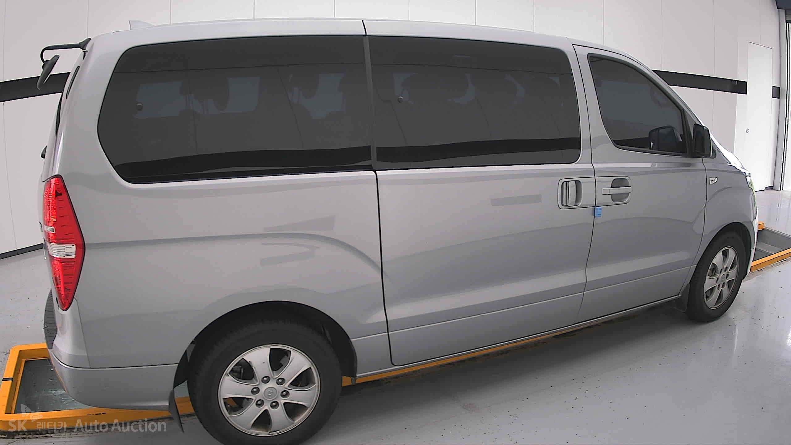 2021 - hyundai grand starex