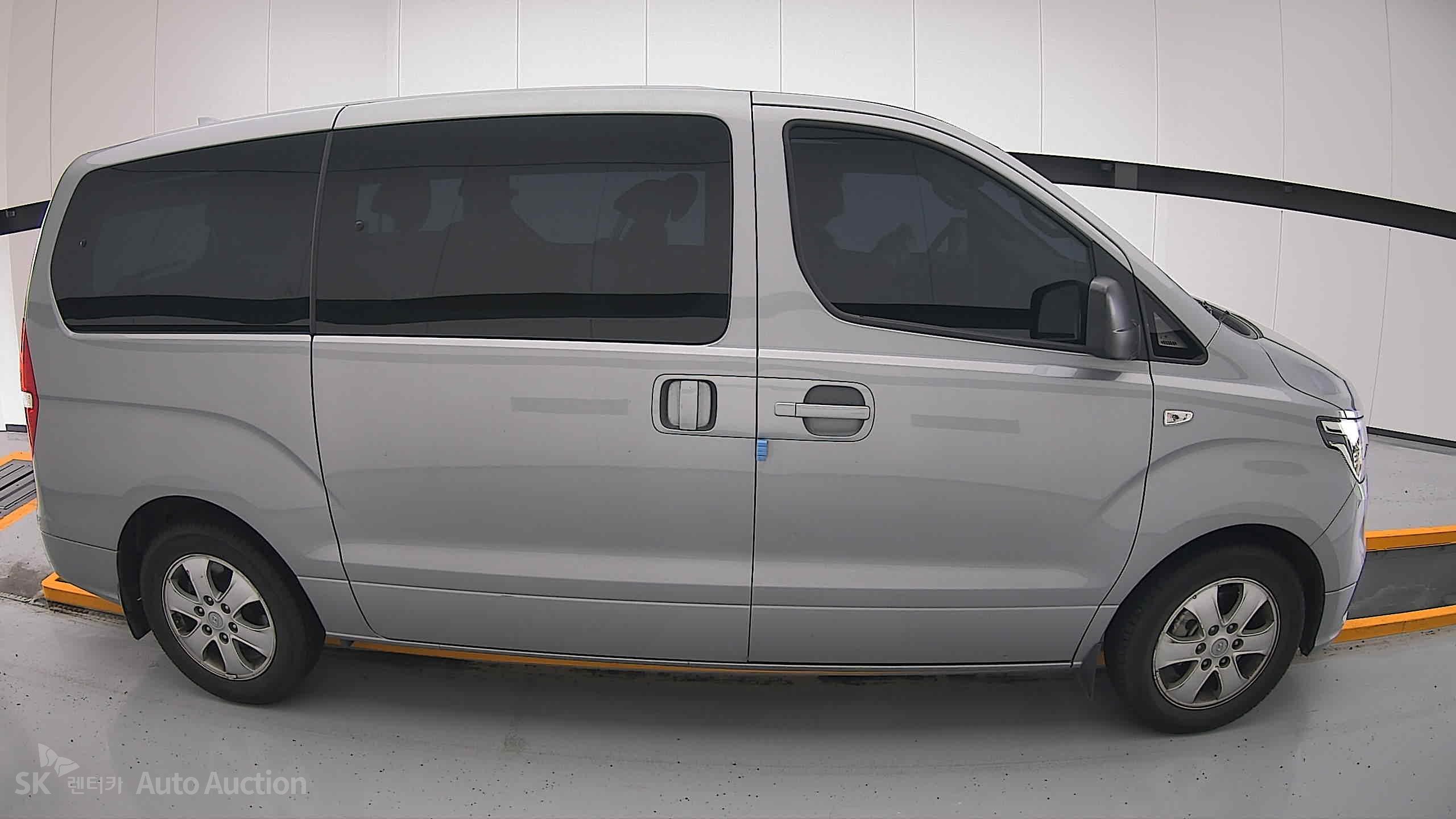 2021 - hyundai grand starex