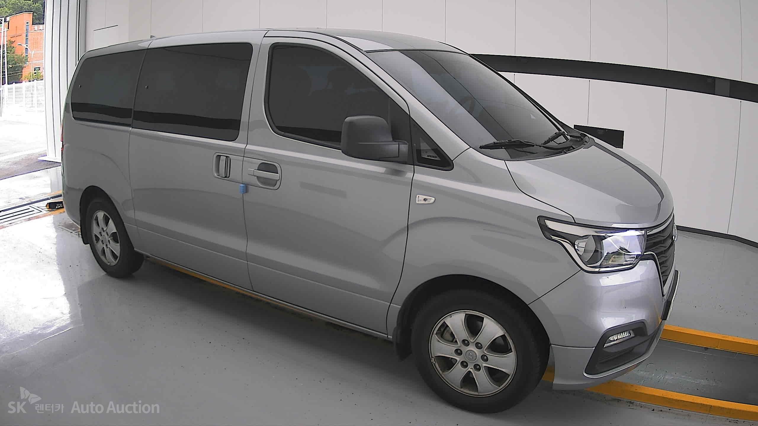 2021 - hyundai grand starex