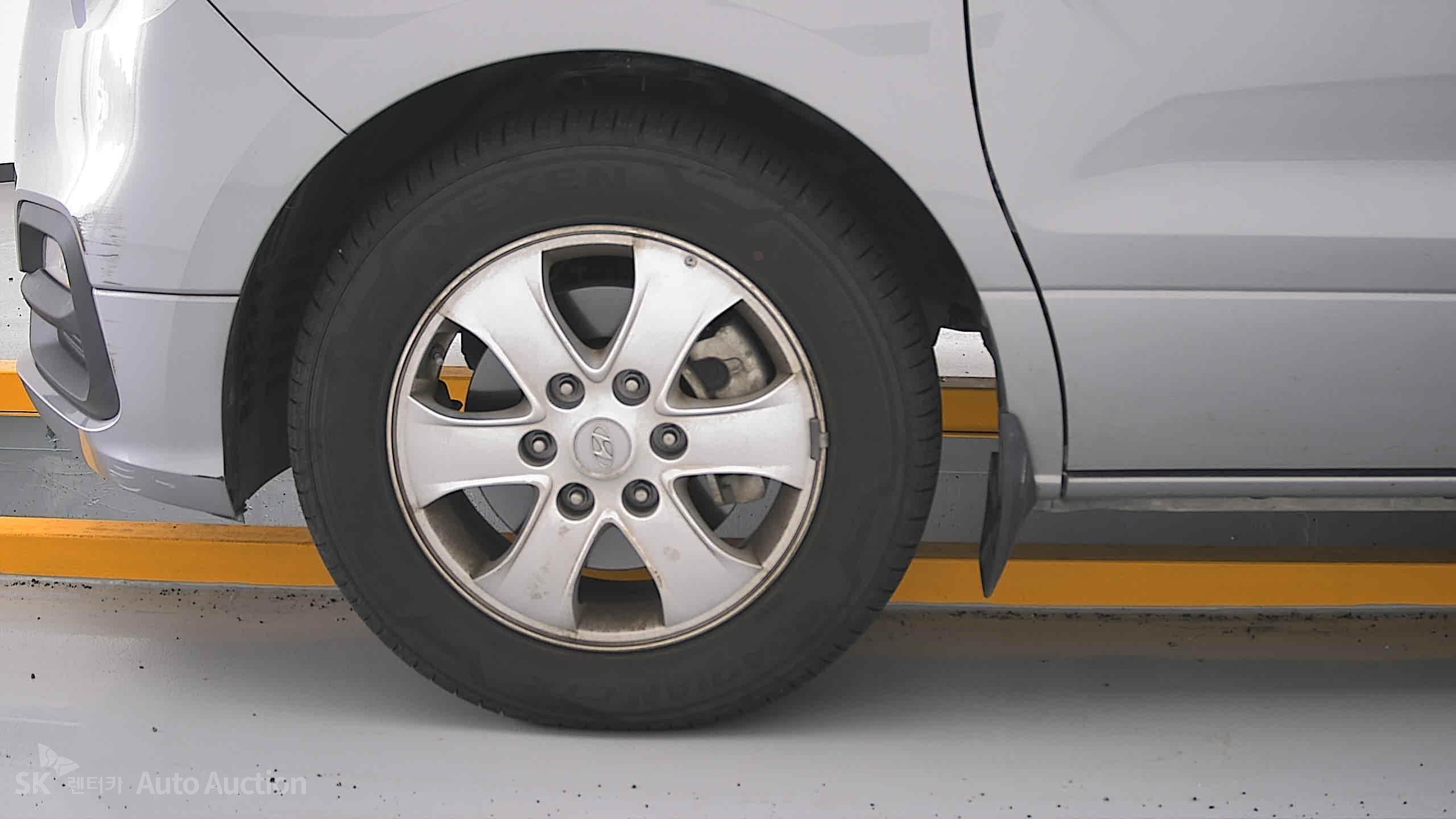 2021 - hyundai grand starex