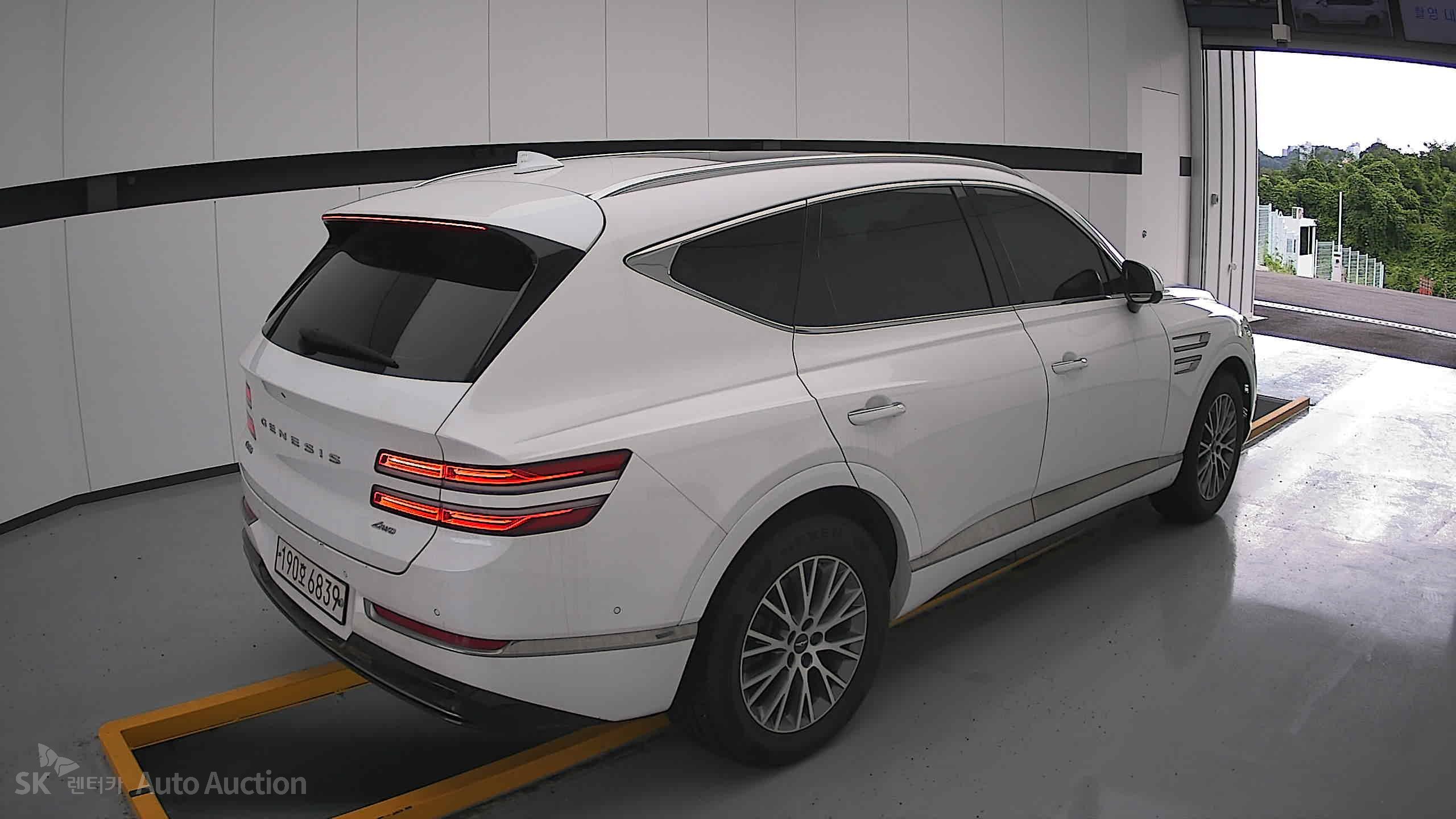 2022 - genesis gv80