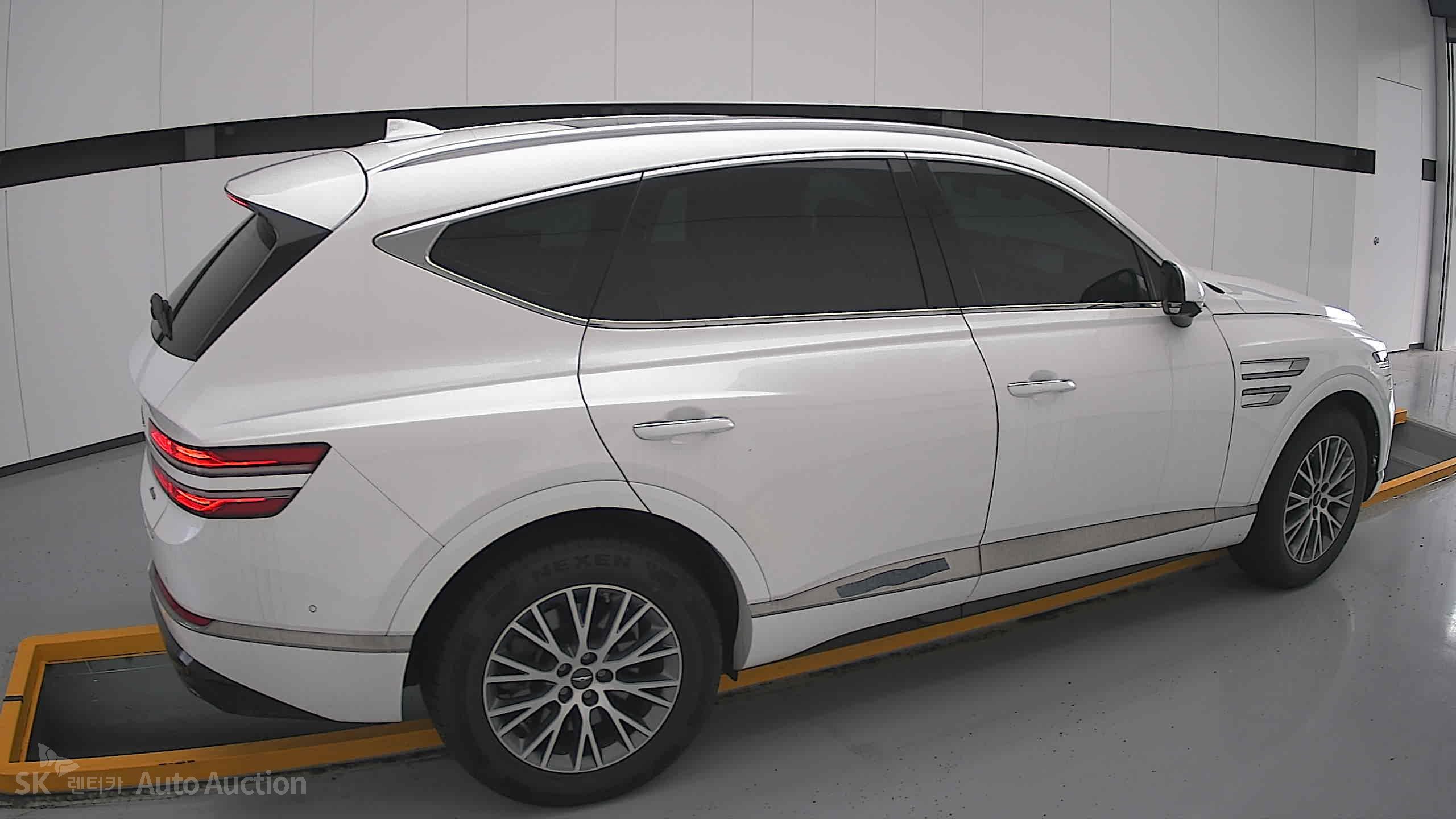 2022 - genesis gv80
