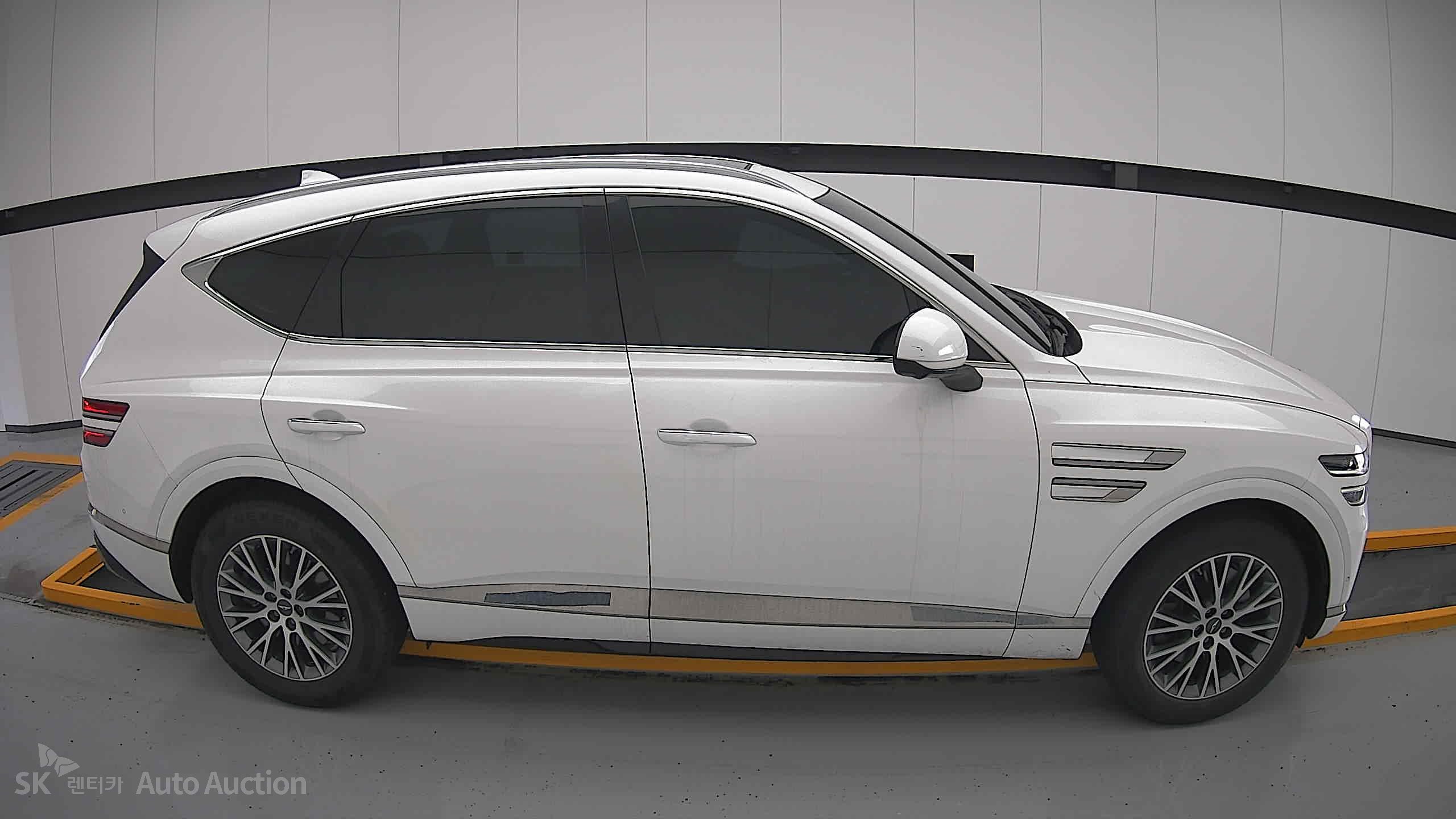2022 - genesis gv80