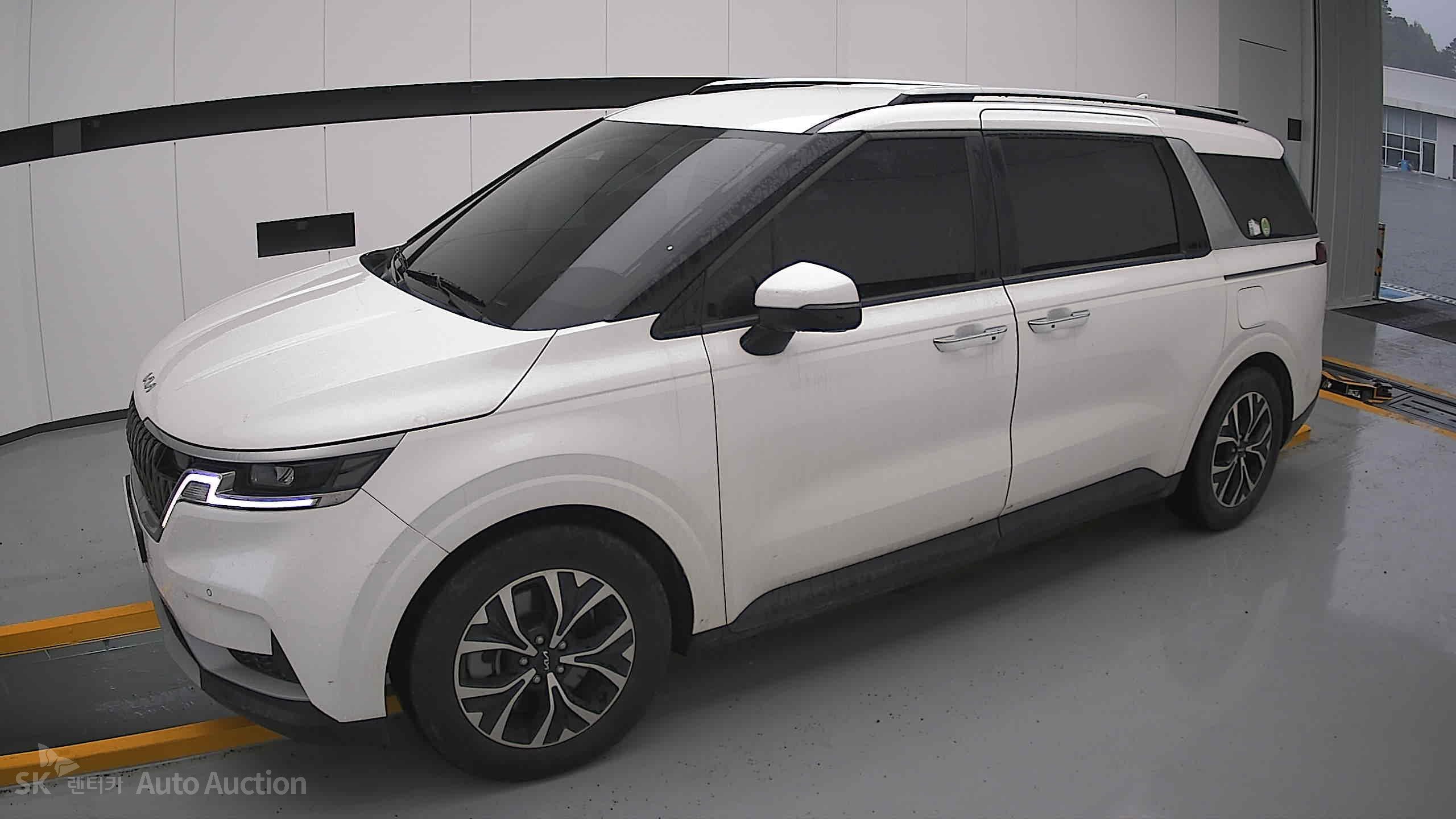 2023 - kia carnival