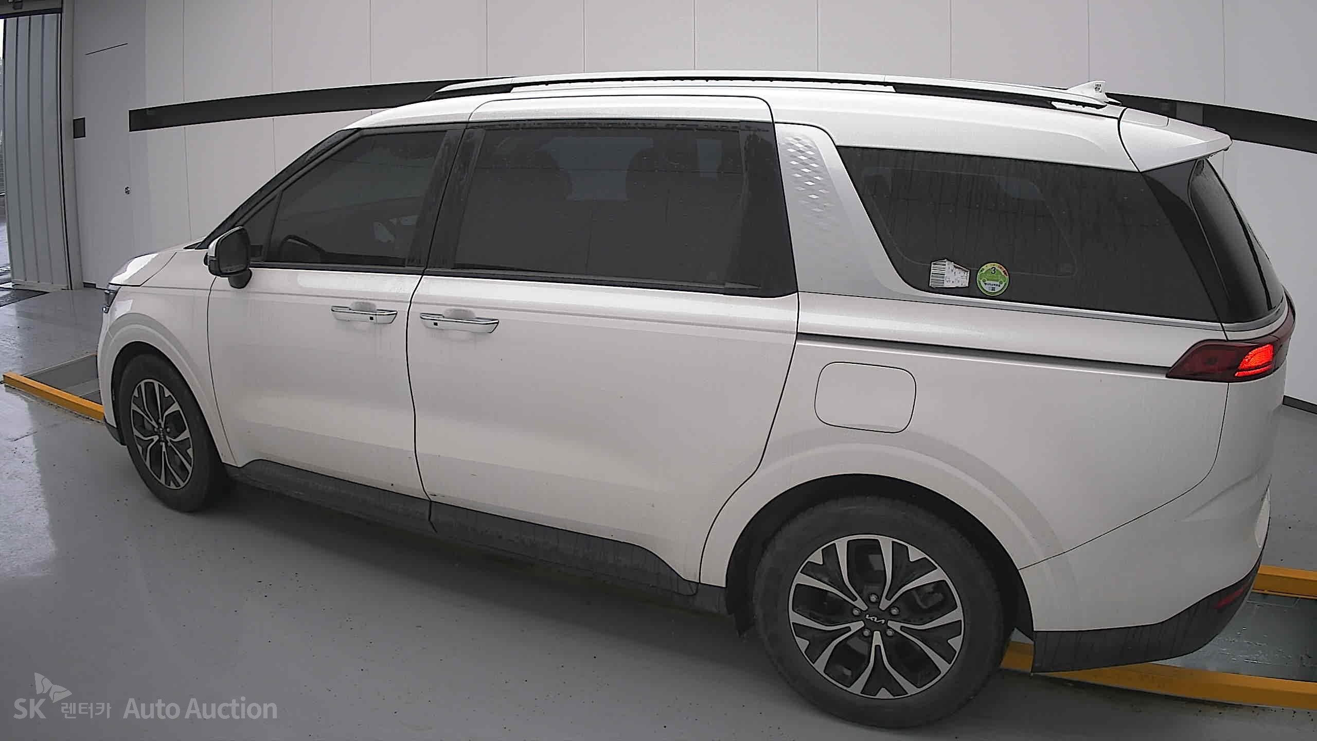 2023 - kia carnival