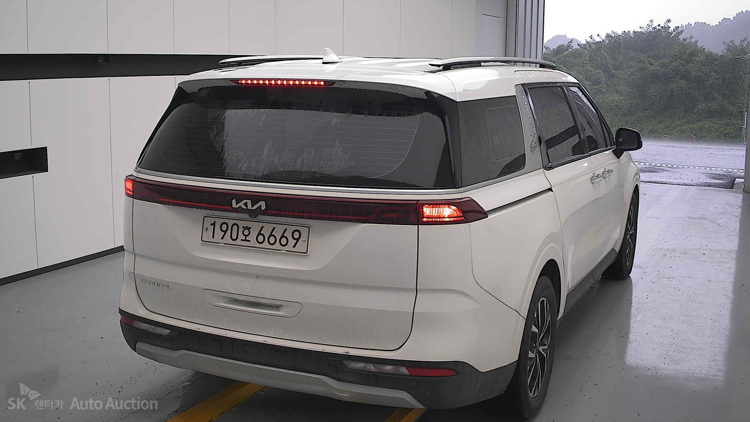 2023 - kia carnival