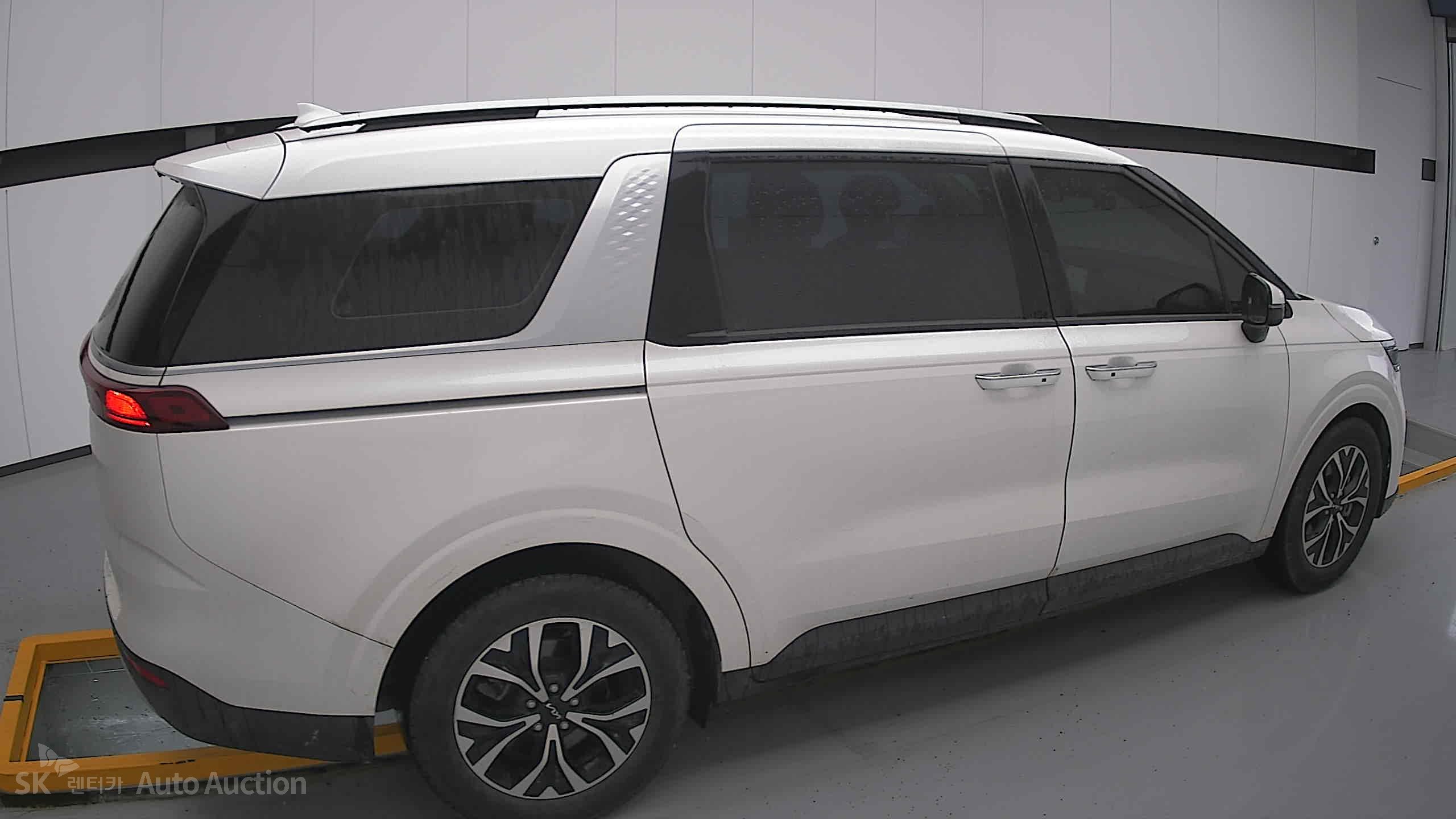 2023 - kia carnival