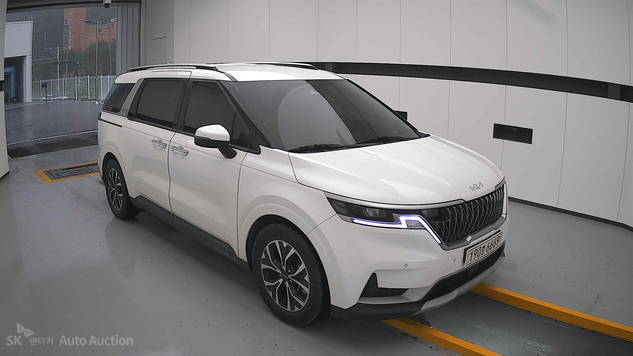 2023 - kia carnival