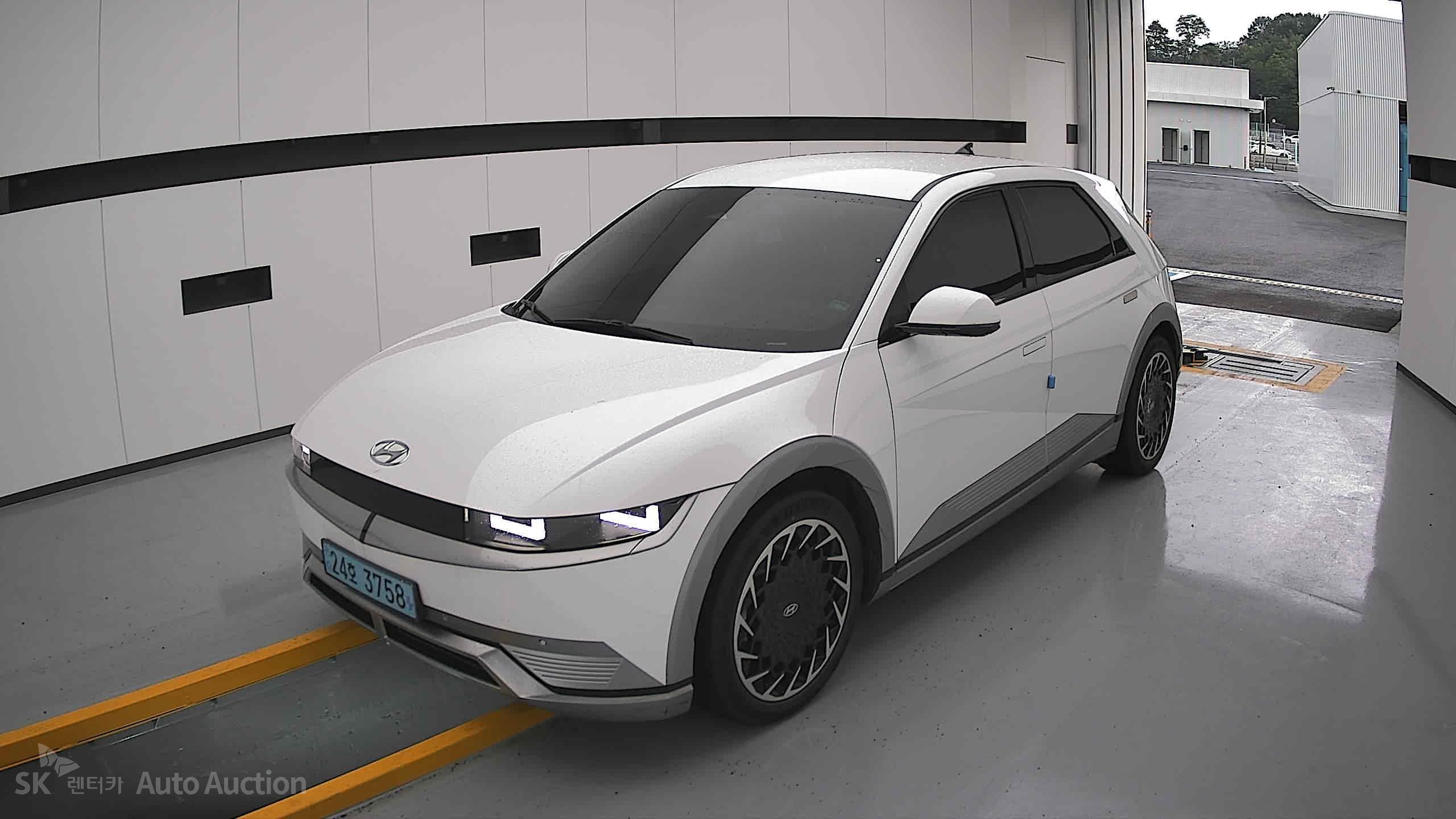 2023 - hyundai ioniq