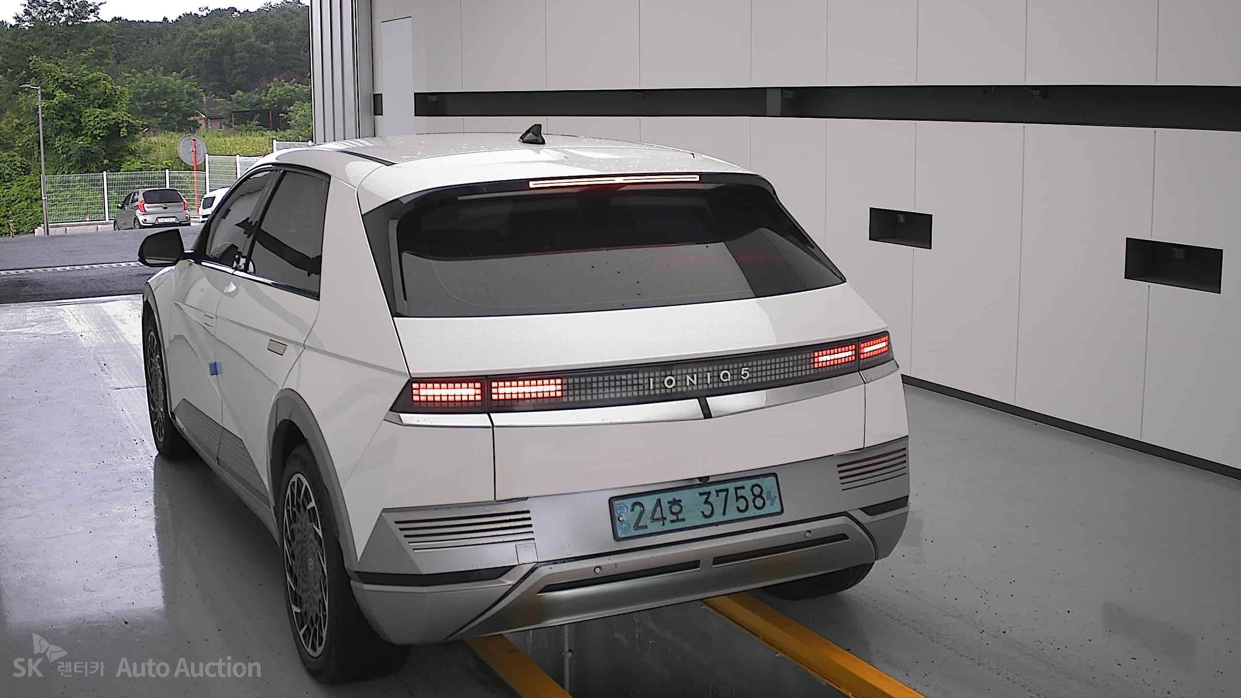 2023 - hyundai ioniq