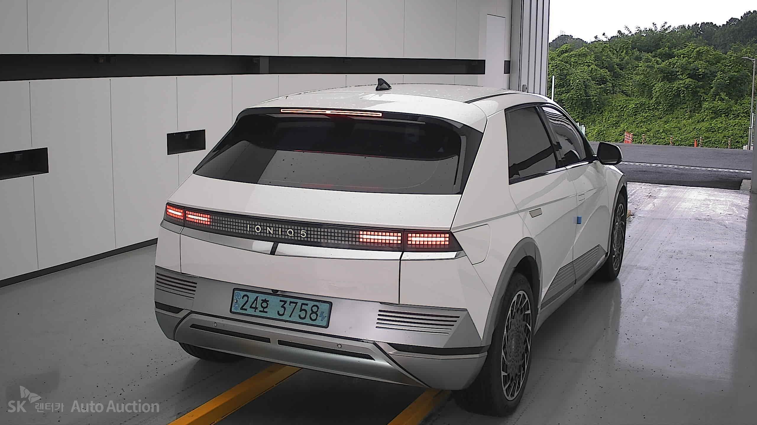 2023 - hyundai ioniq