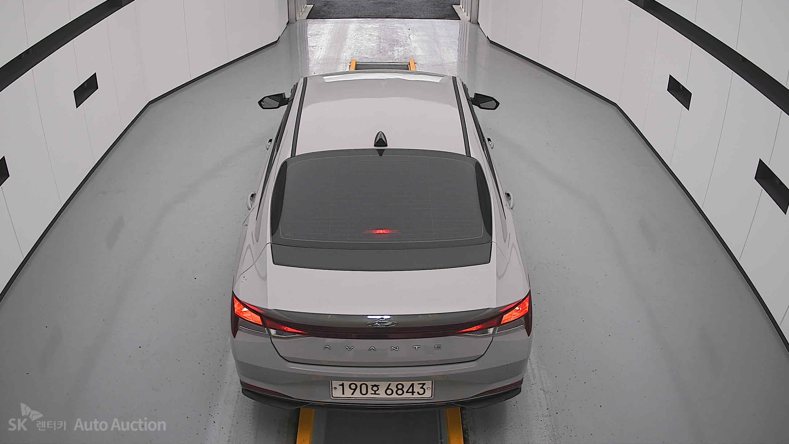هيونداي أفانتي 2023 — صورة 23