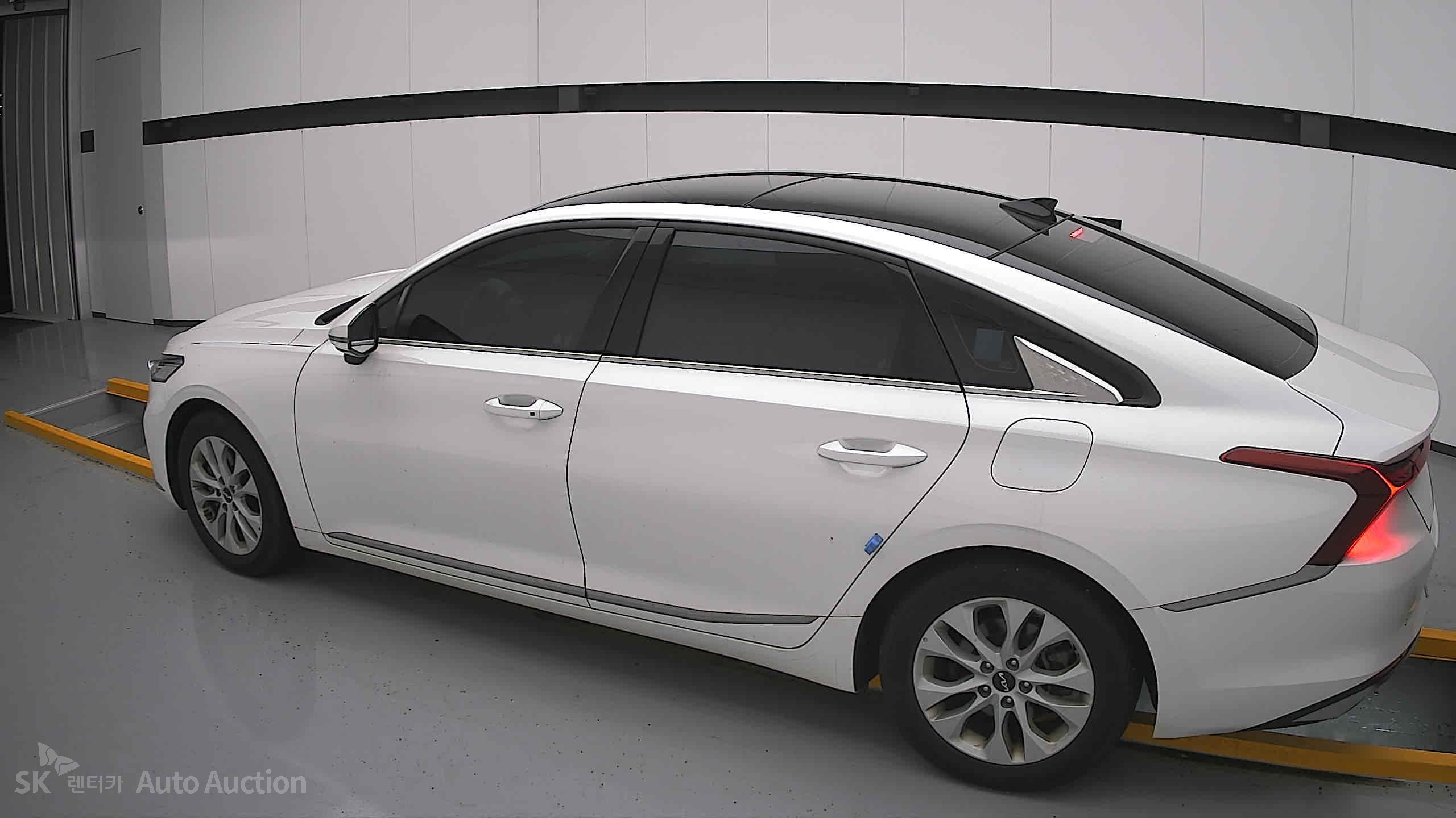 2022 - kia k8