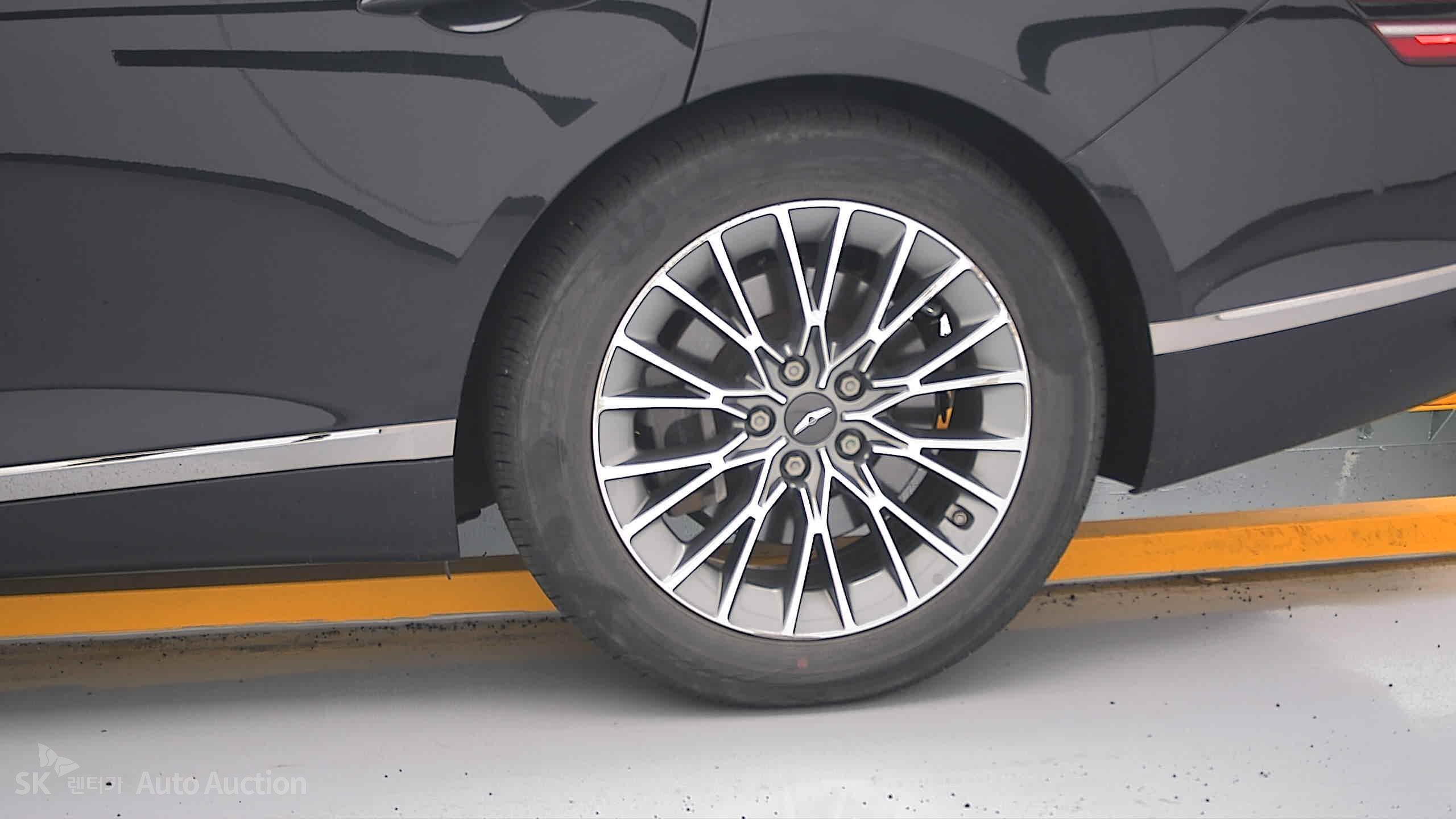 2022 - genesis g80