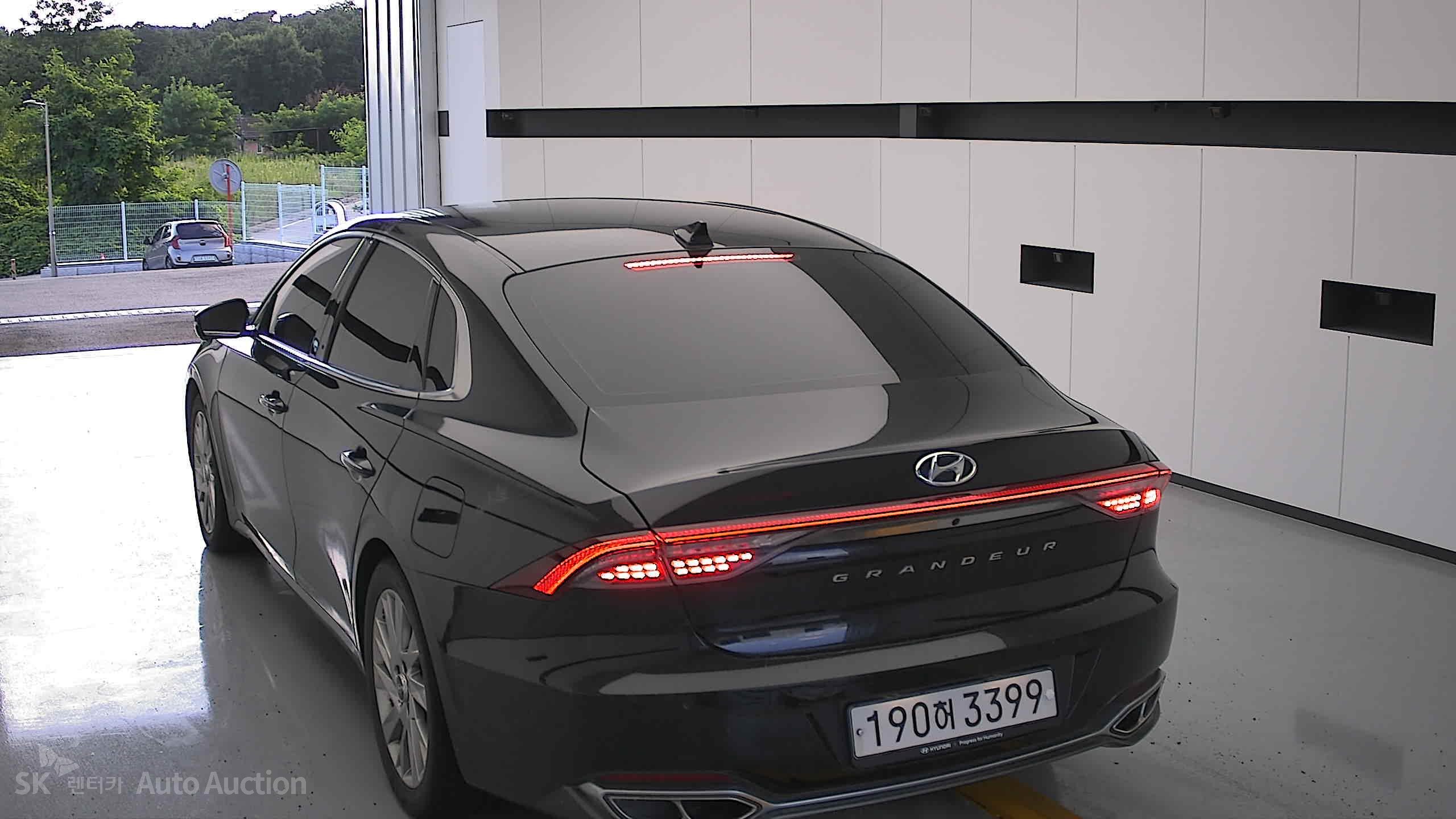 2022 - hyundai grandeur