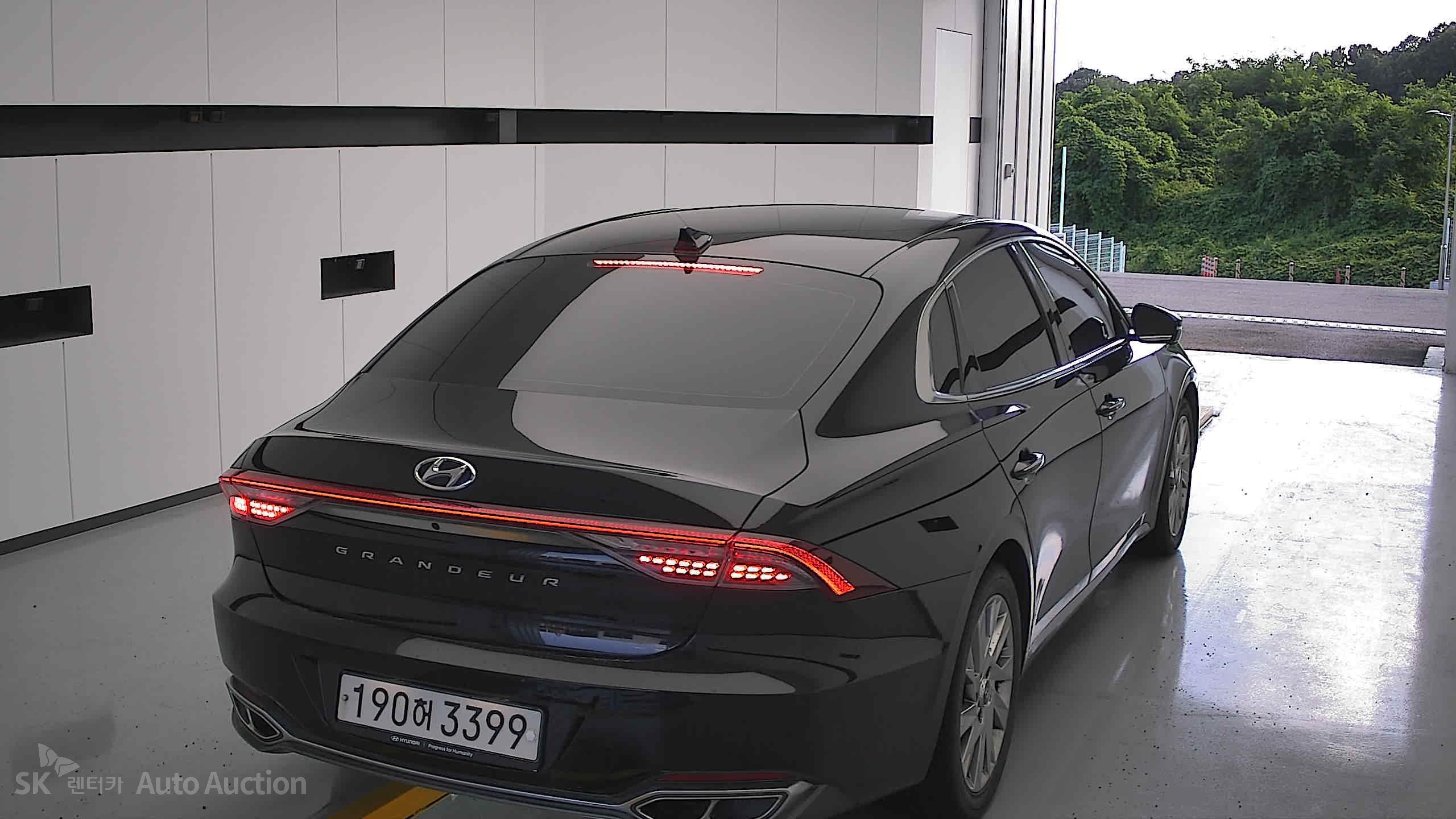 2022 - hyundai grandeur