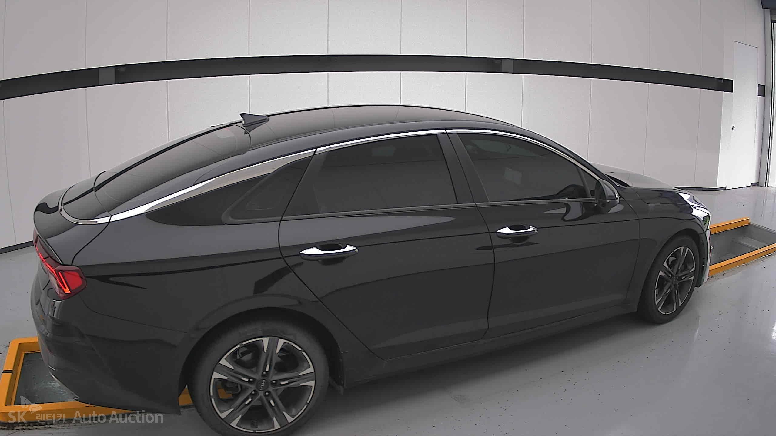 2022 - kia k5