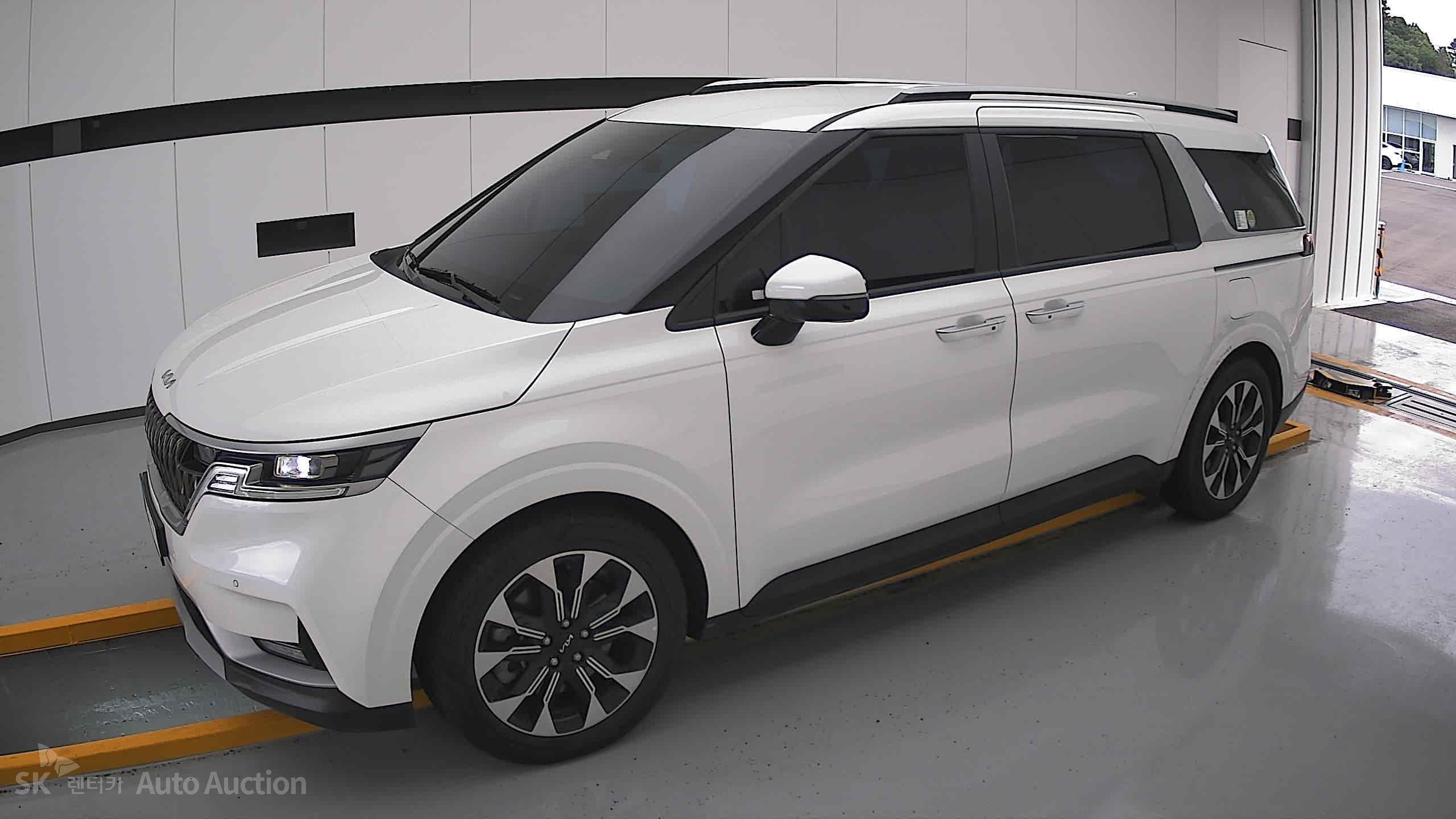 2023 - kia carnival