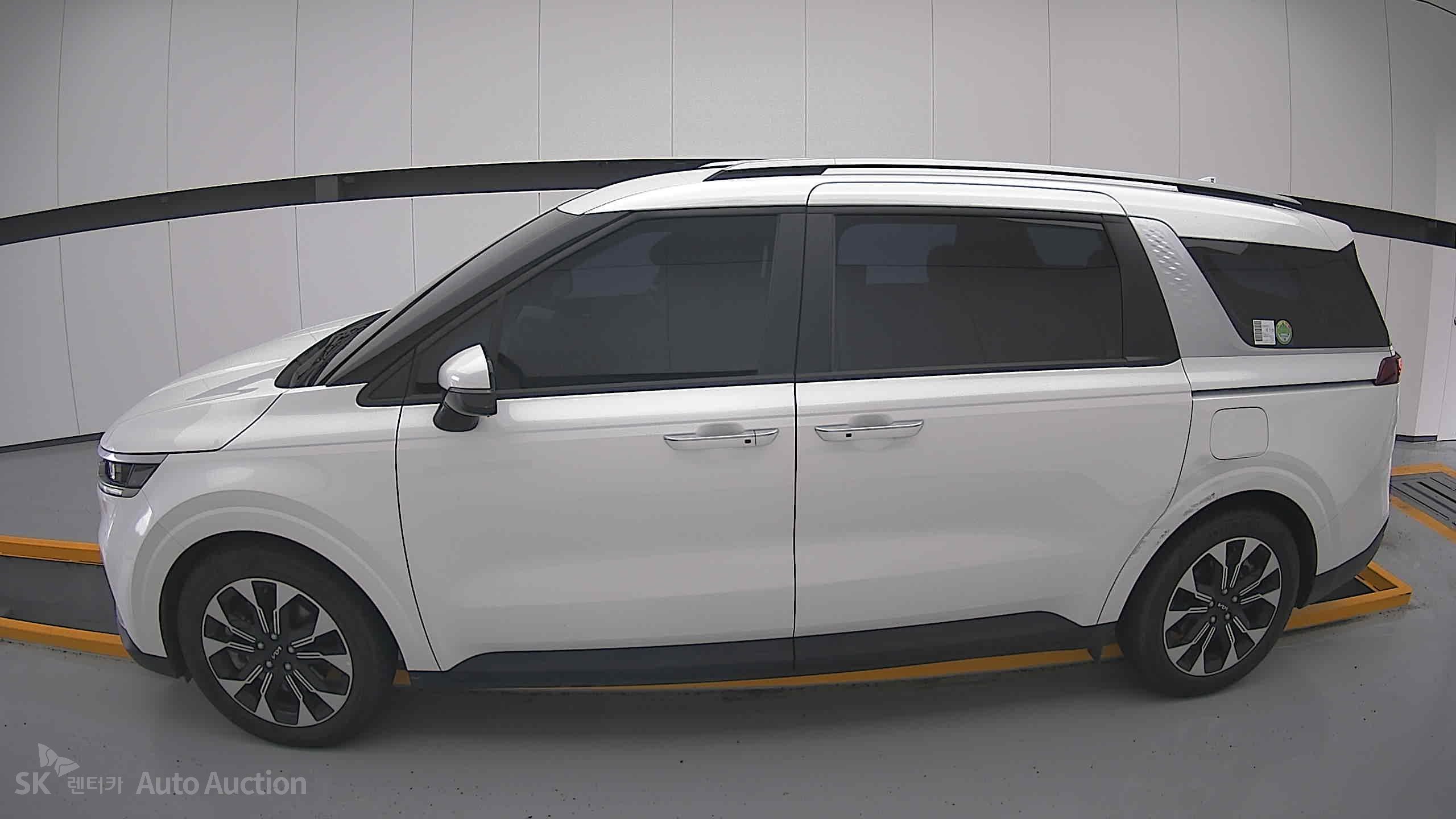 2023 - kia carnival