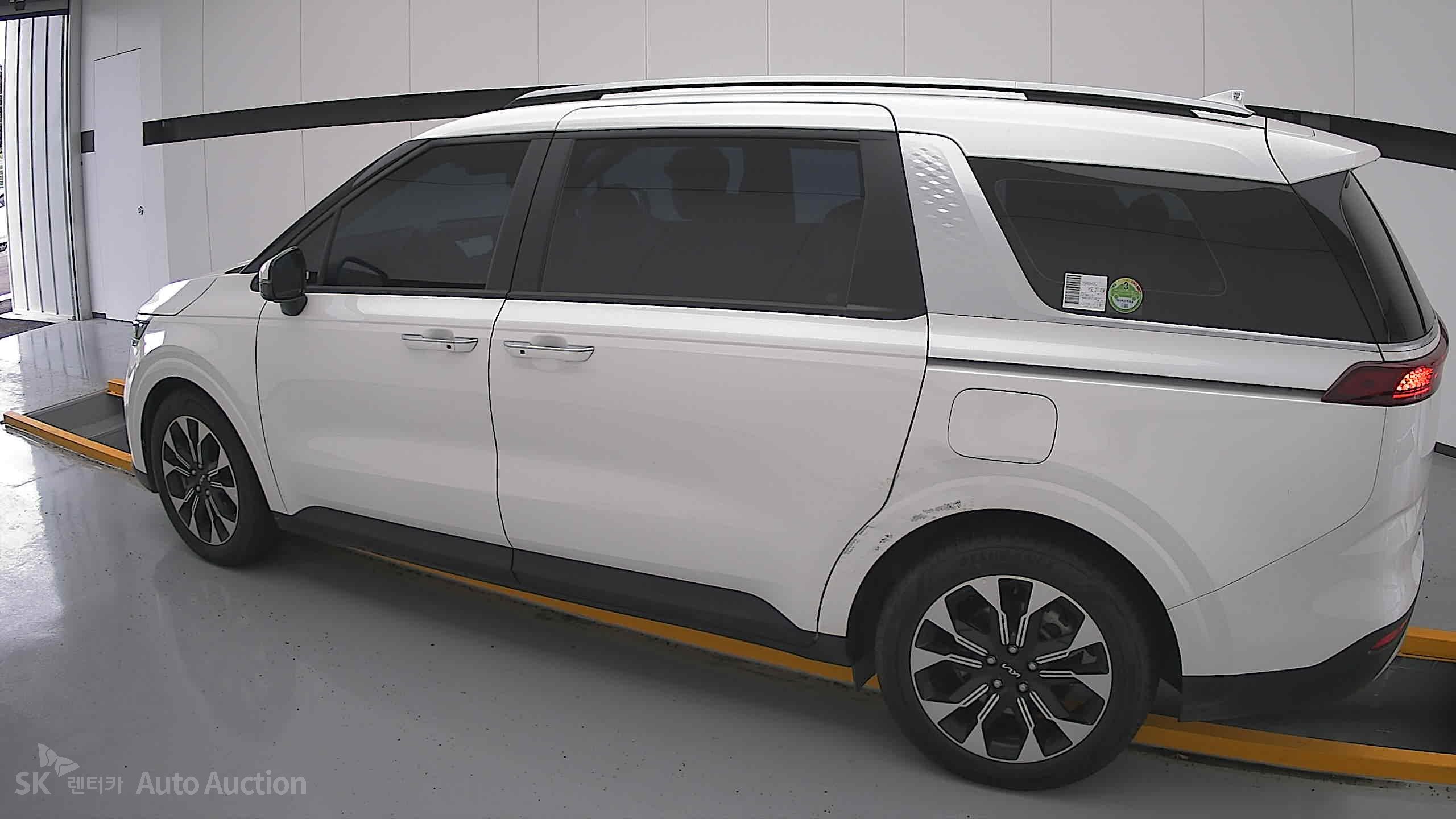 2023 - kia carnival