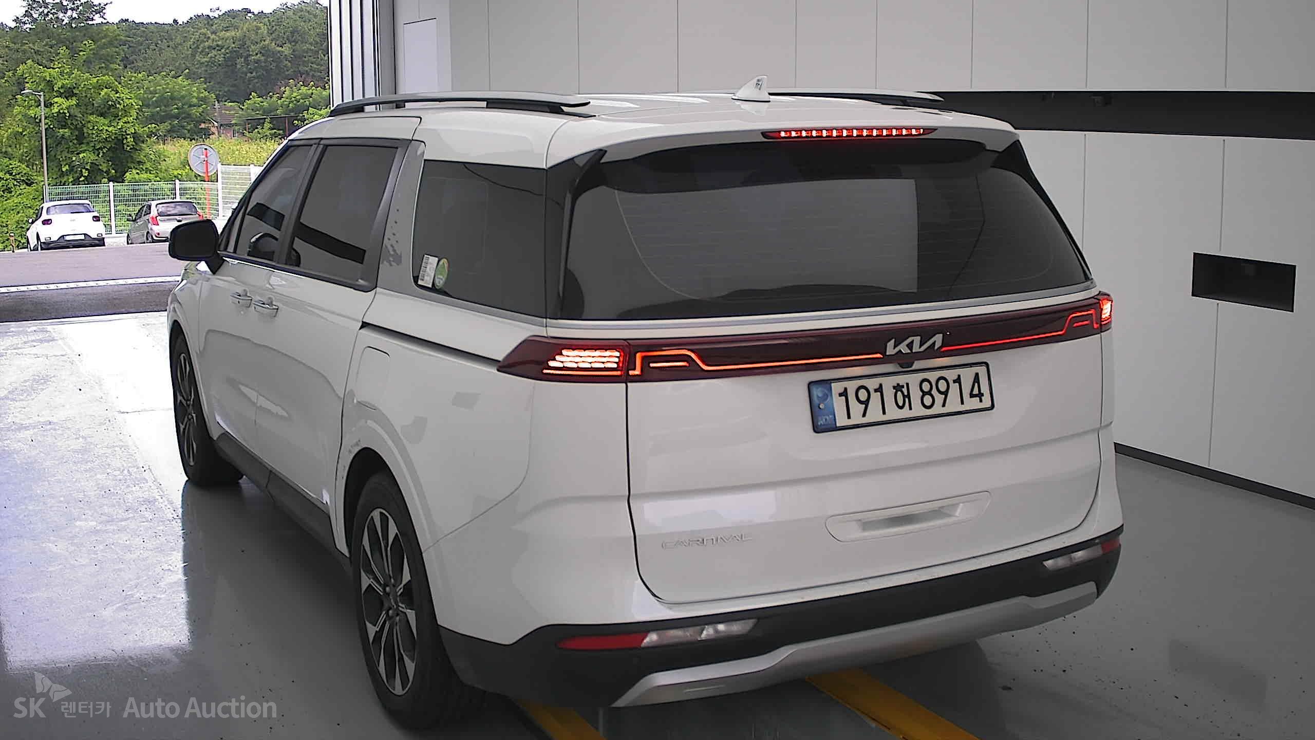 2023 - kia carnival