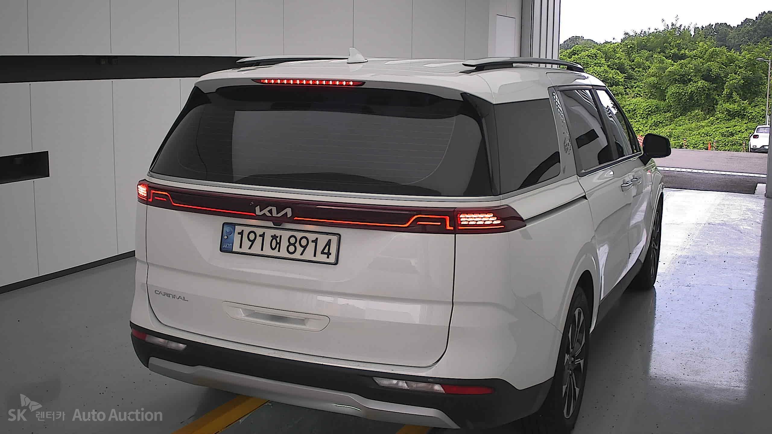 2023 - kia carnival