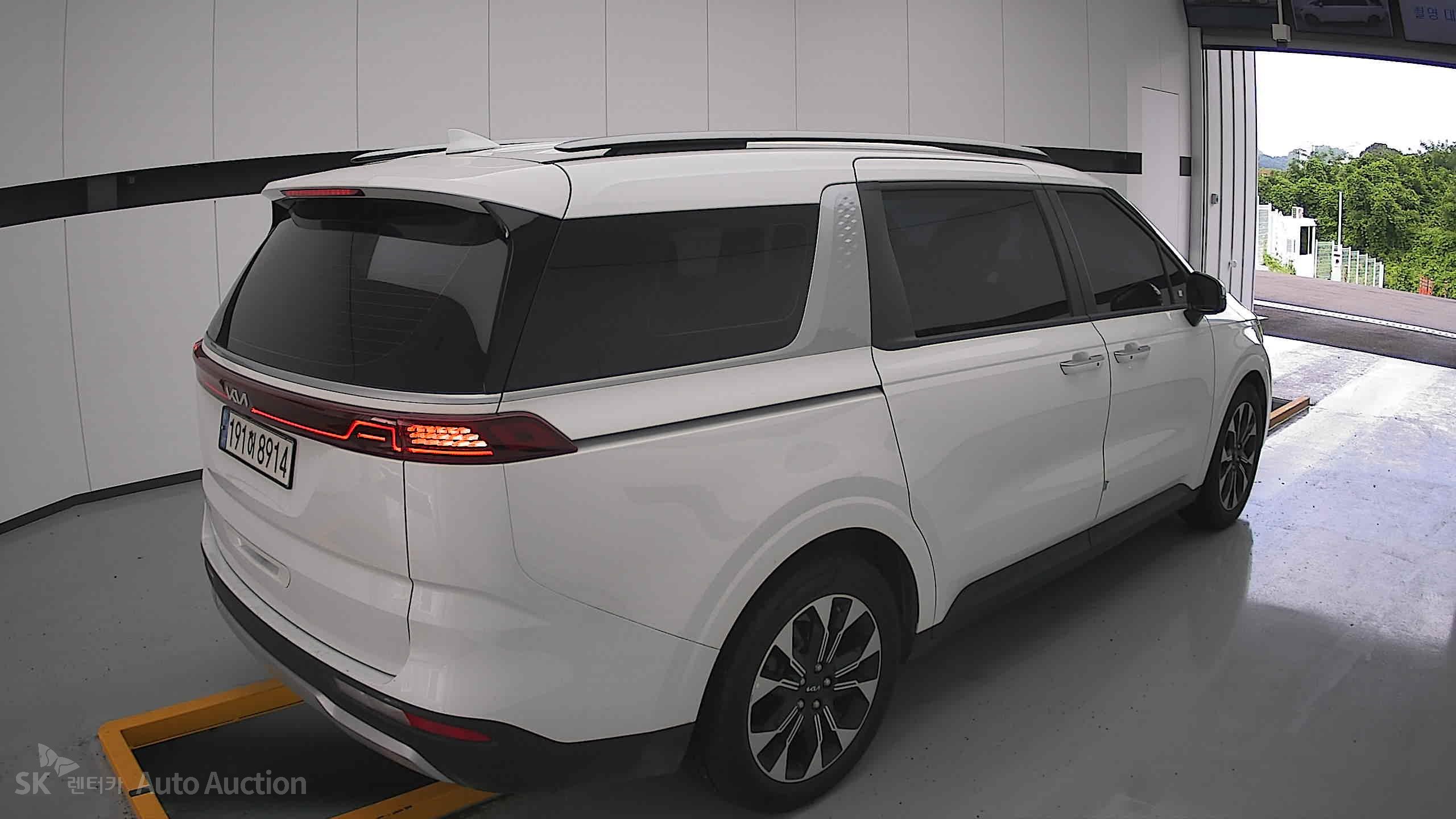 2023 - kia carnival