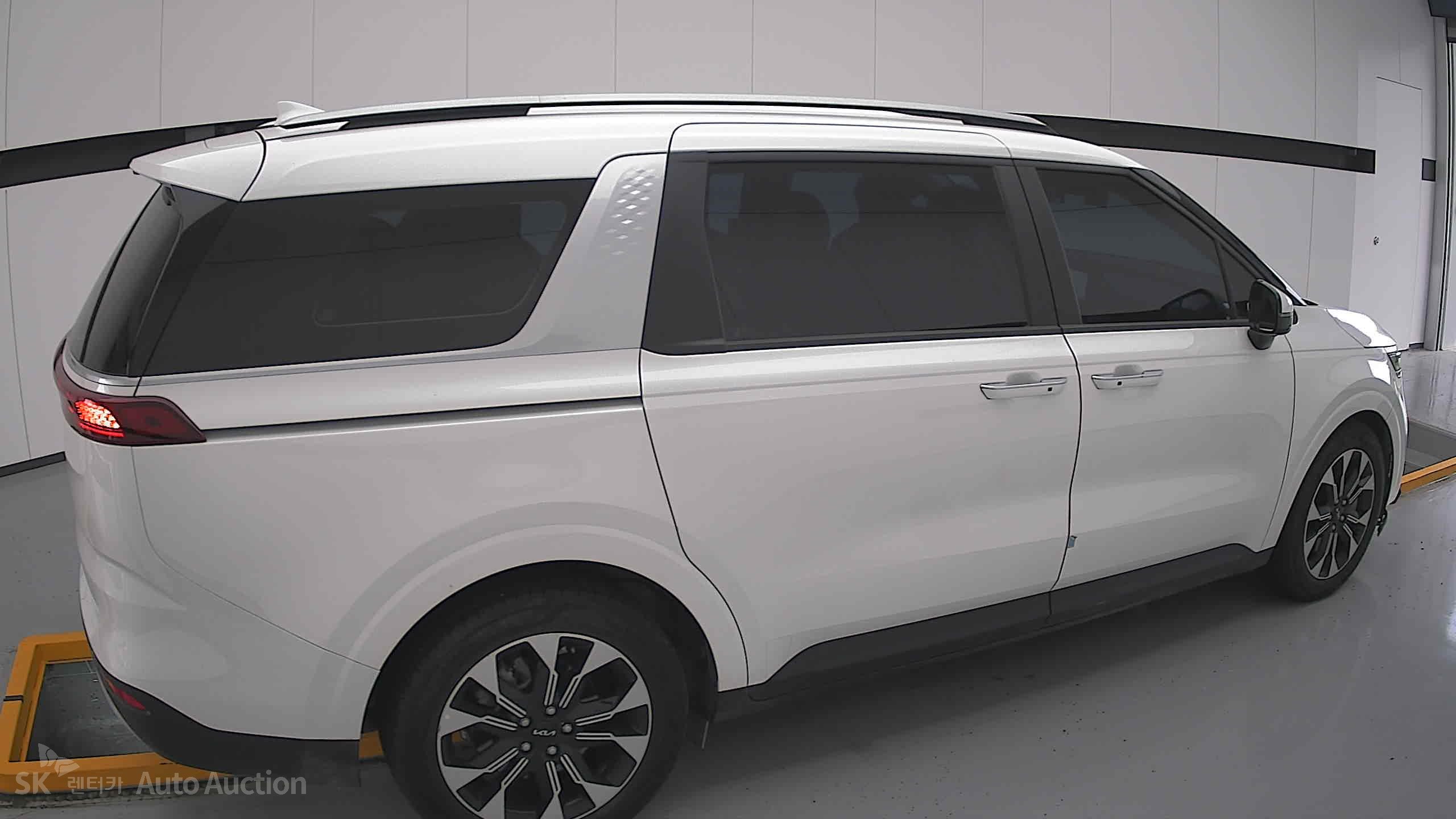2023 - kia carnival