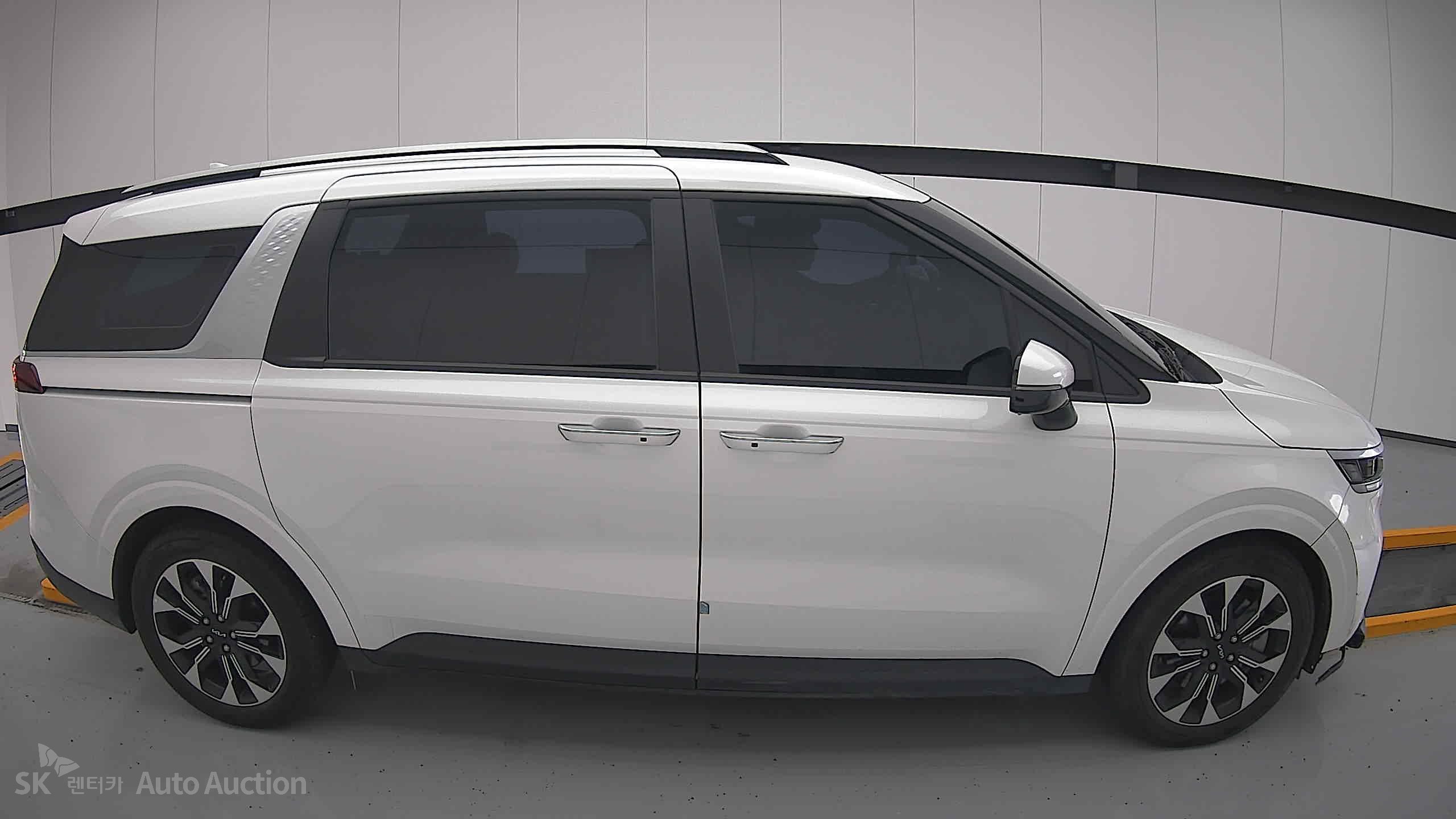 2023 - kia carnival