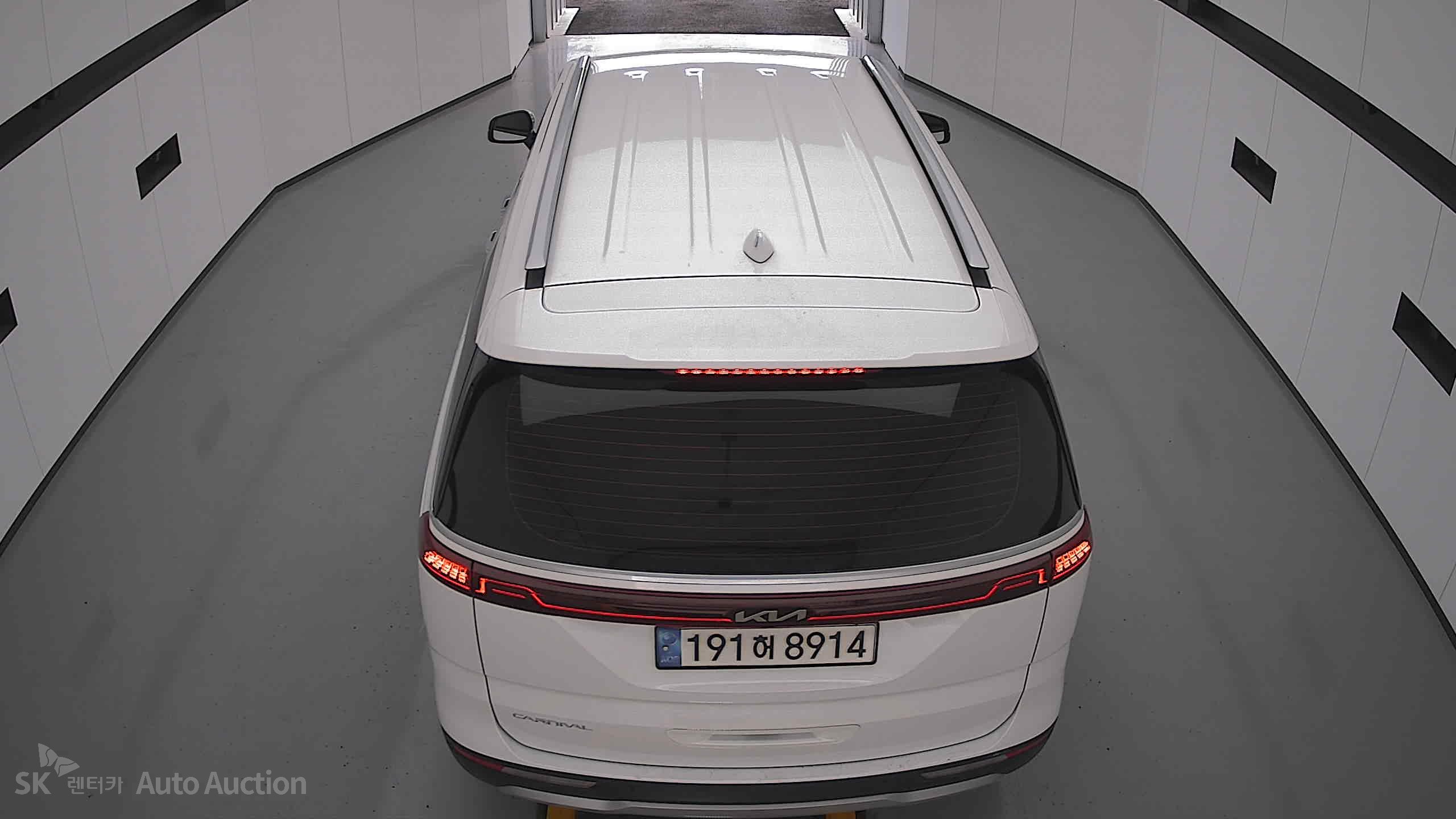 2023 - kia carnival