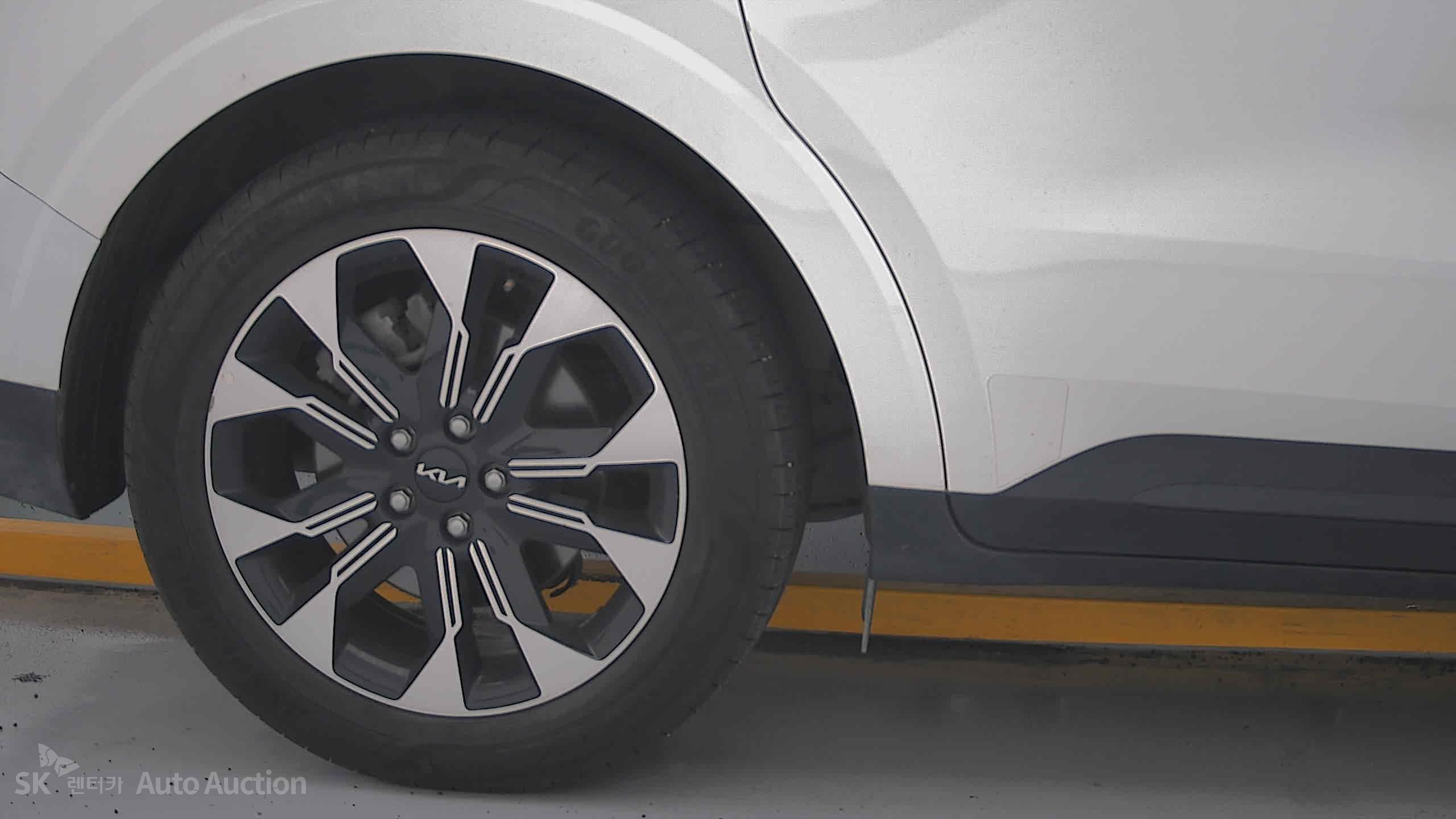 2023 - kia carnival