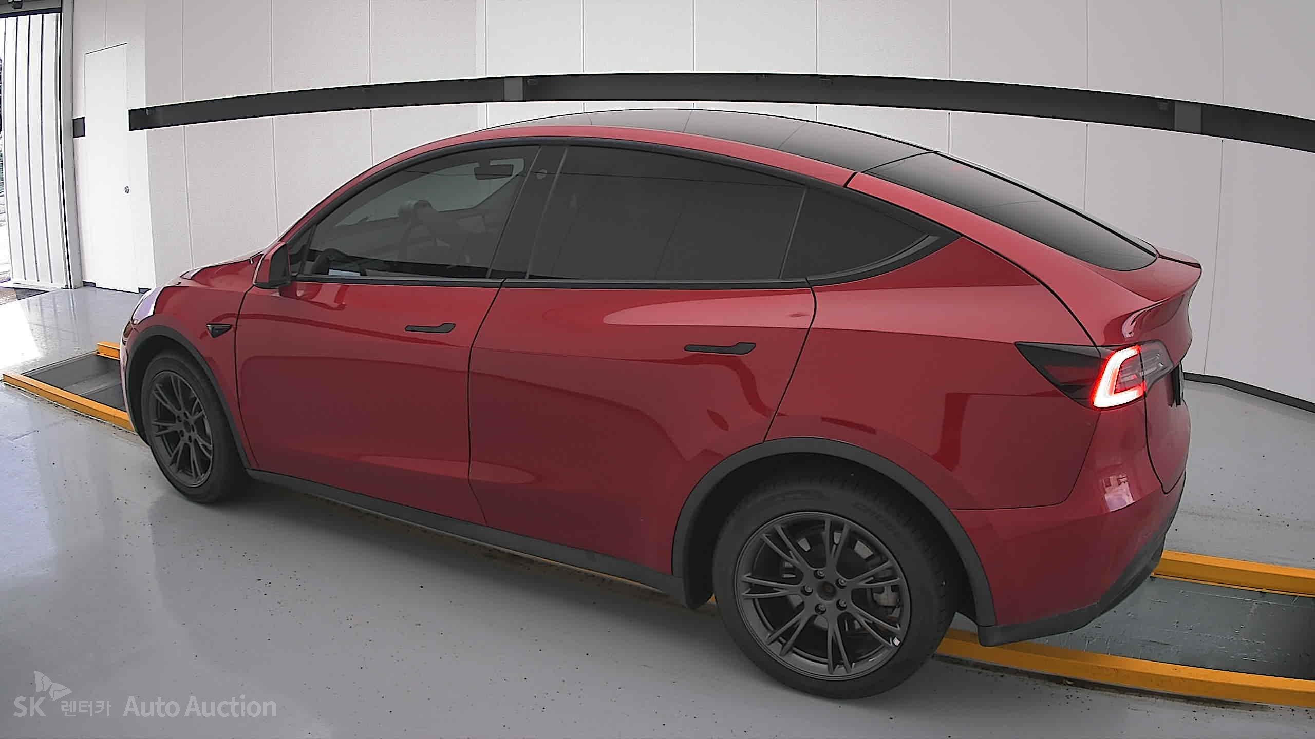 2022 - tesla model y