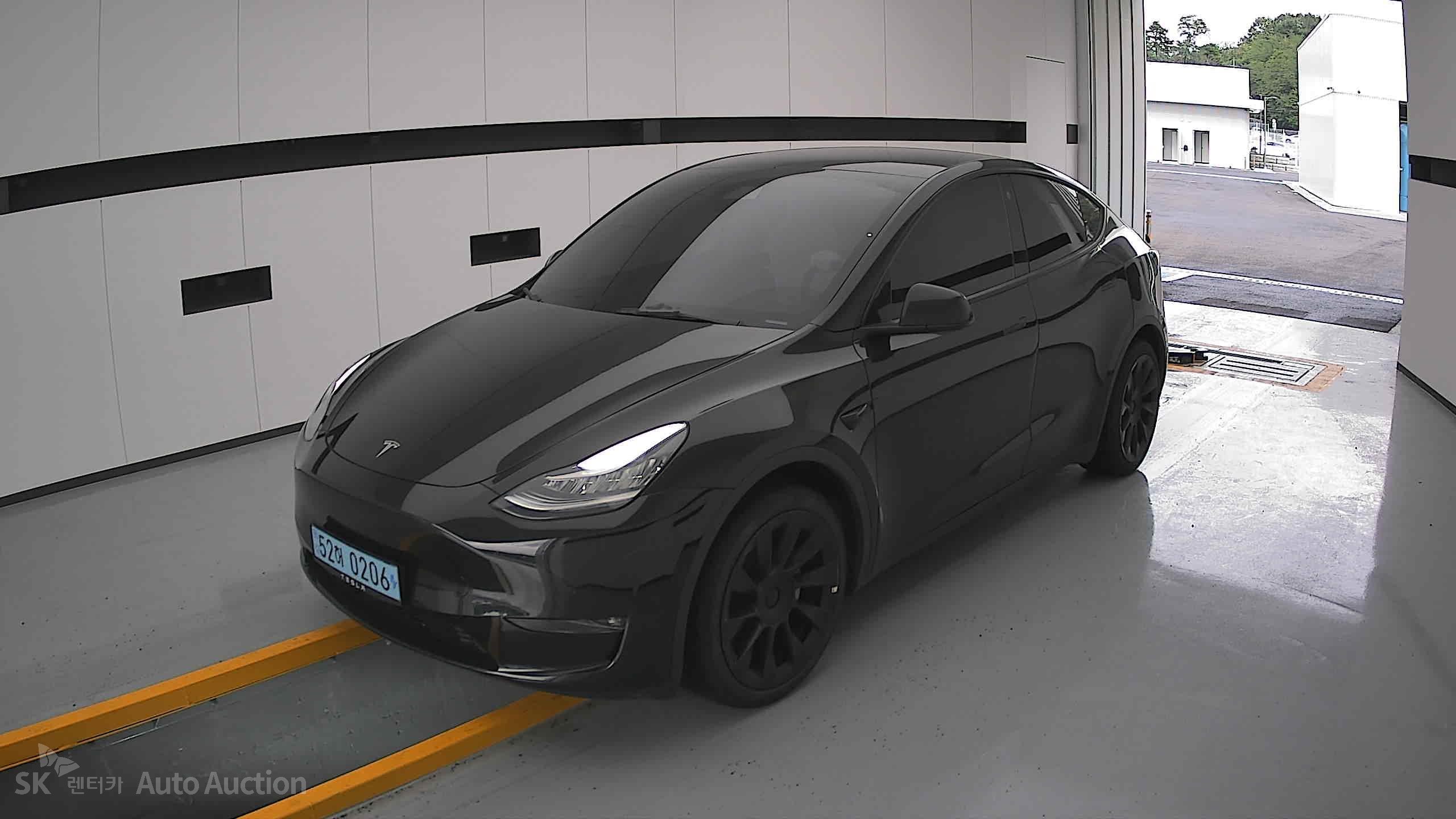 2022 - tesla model y
