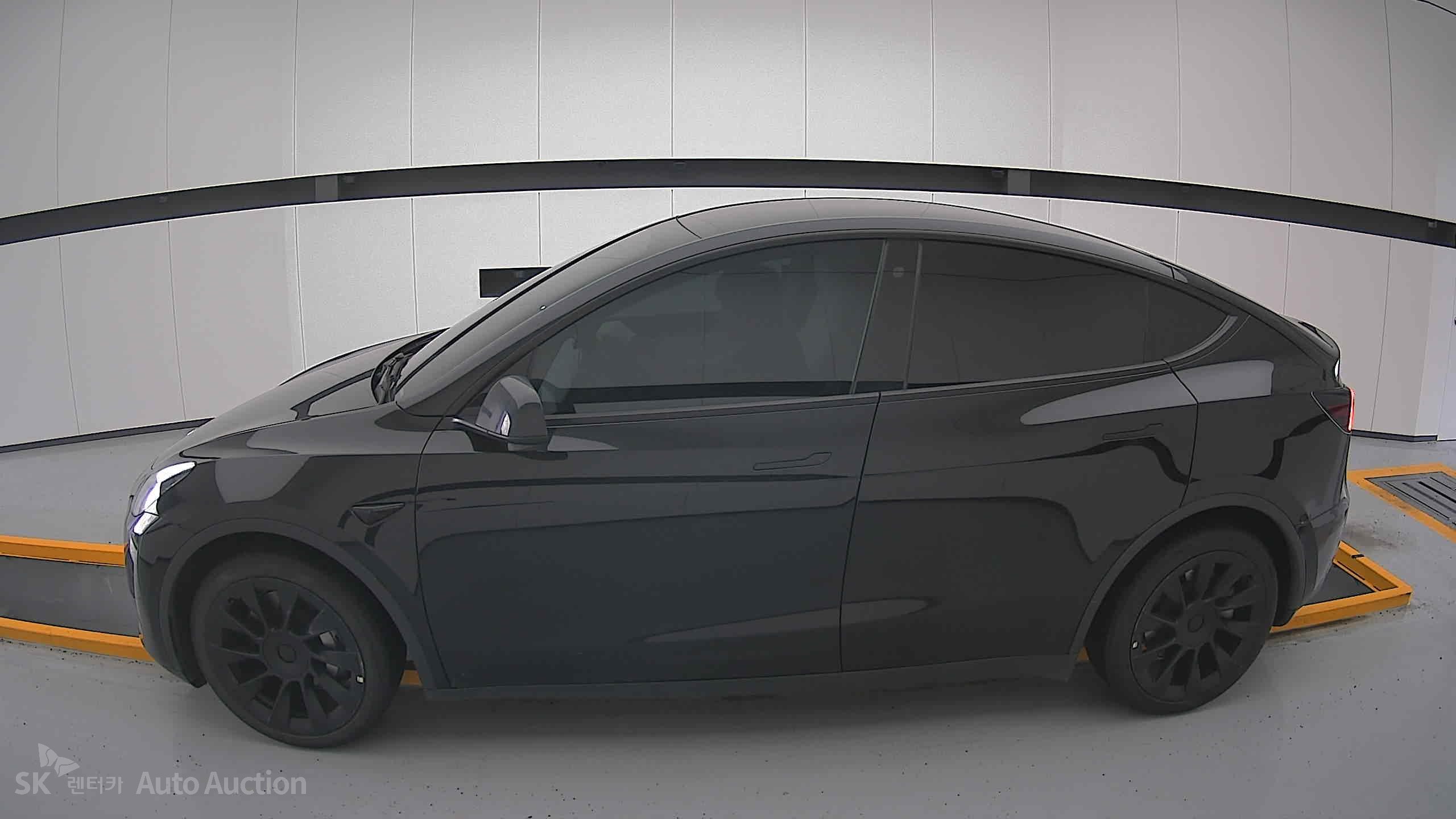 2022 - tesla model y