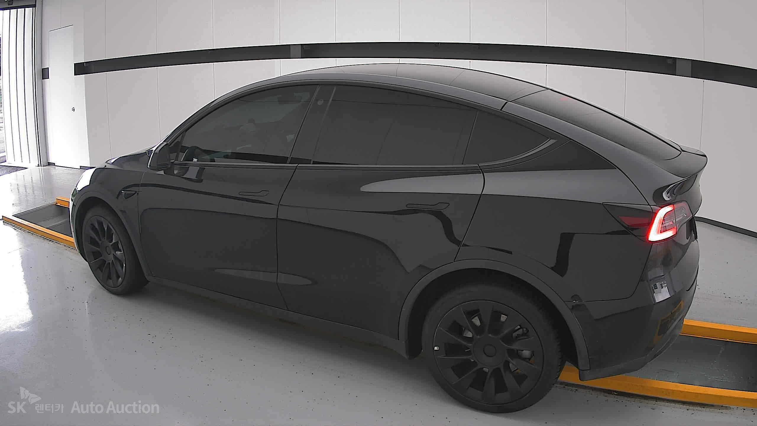 2022 - tesla model y