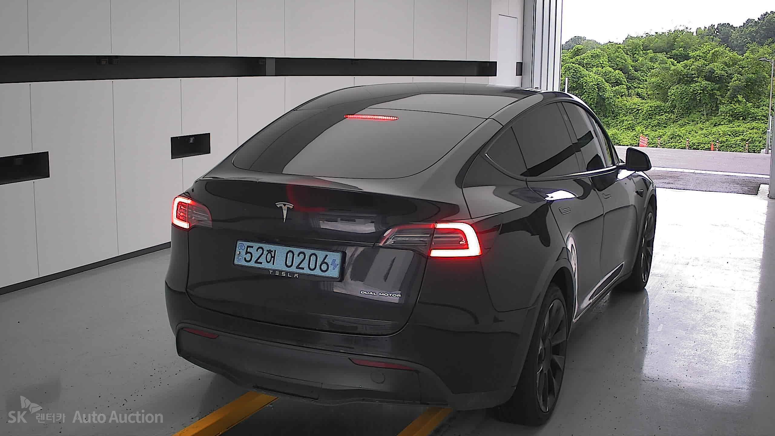 2022 - tesla model y