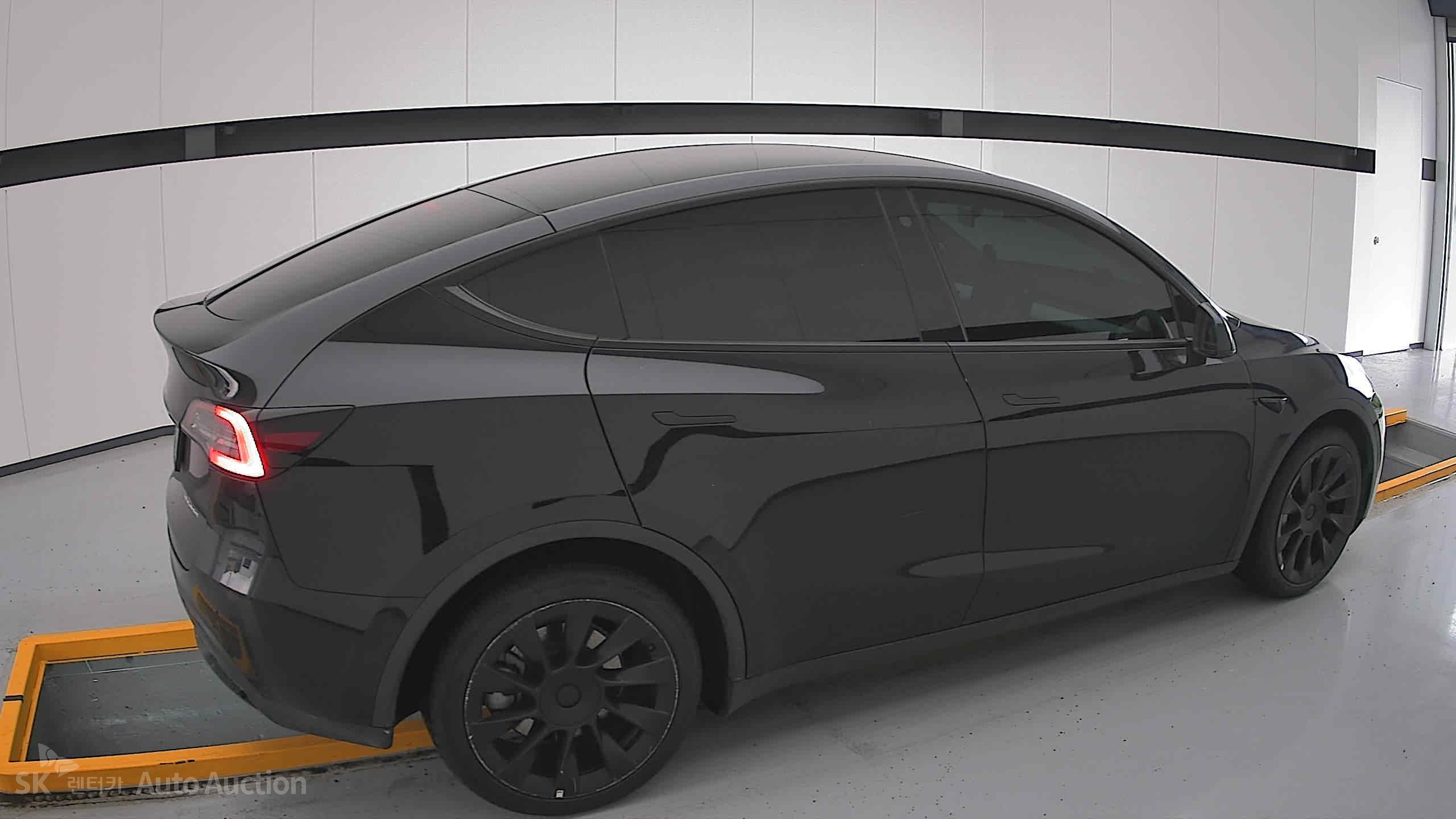 2022 - tesla model y