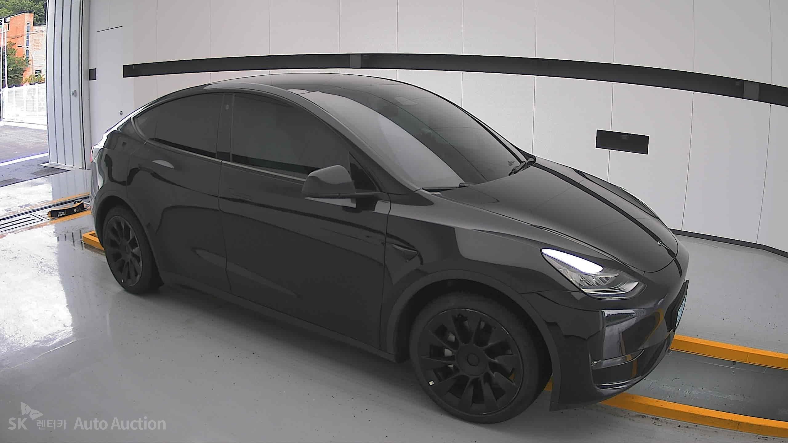 2022 - tesla model y