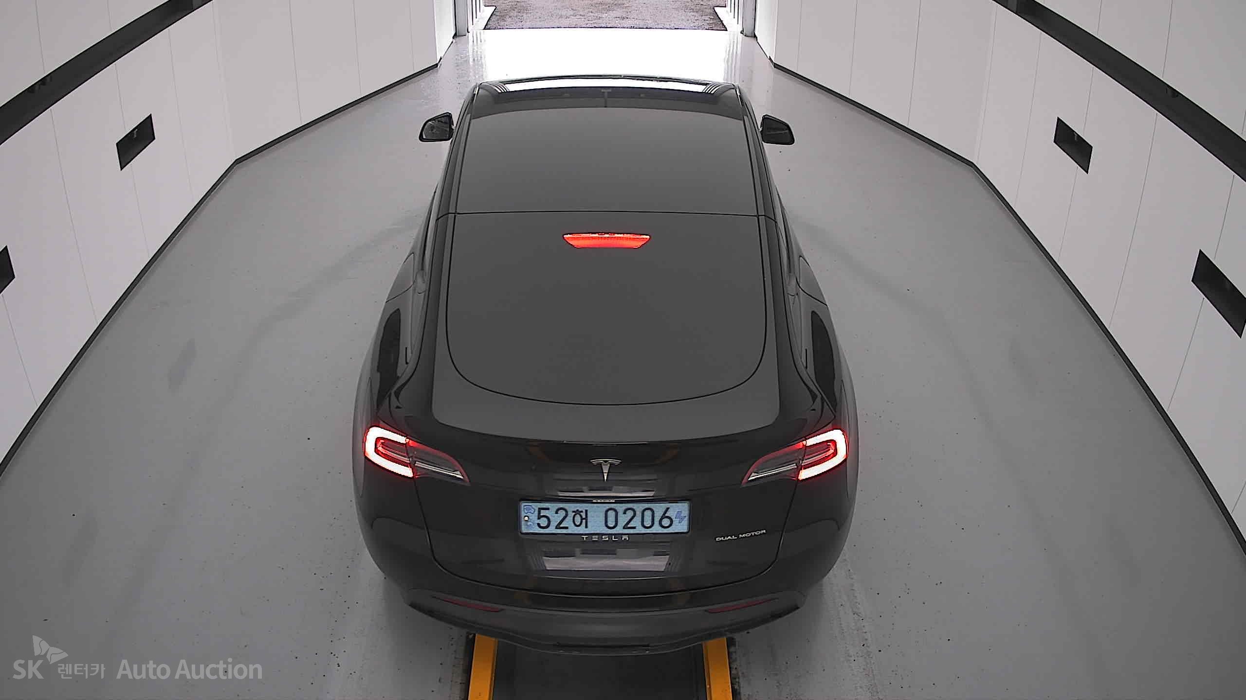 2022 - tesla model y