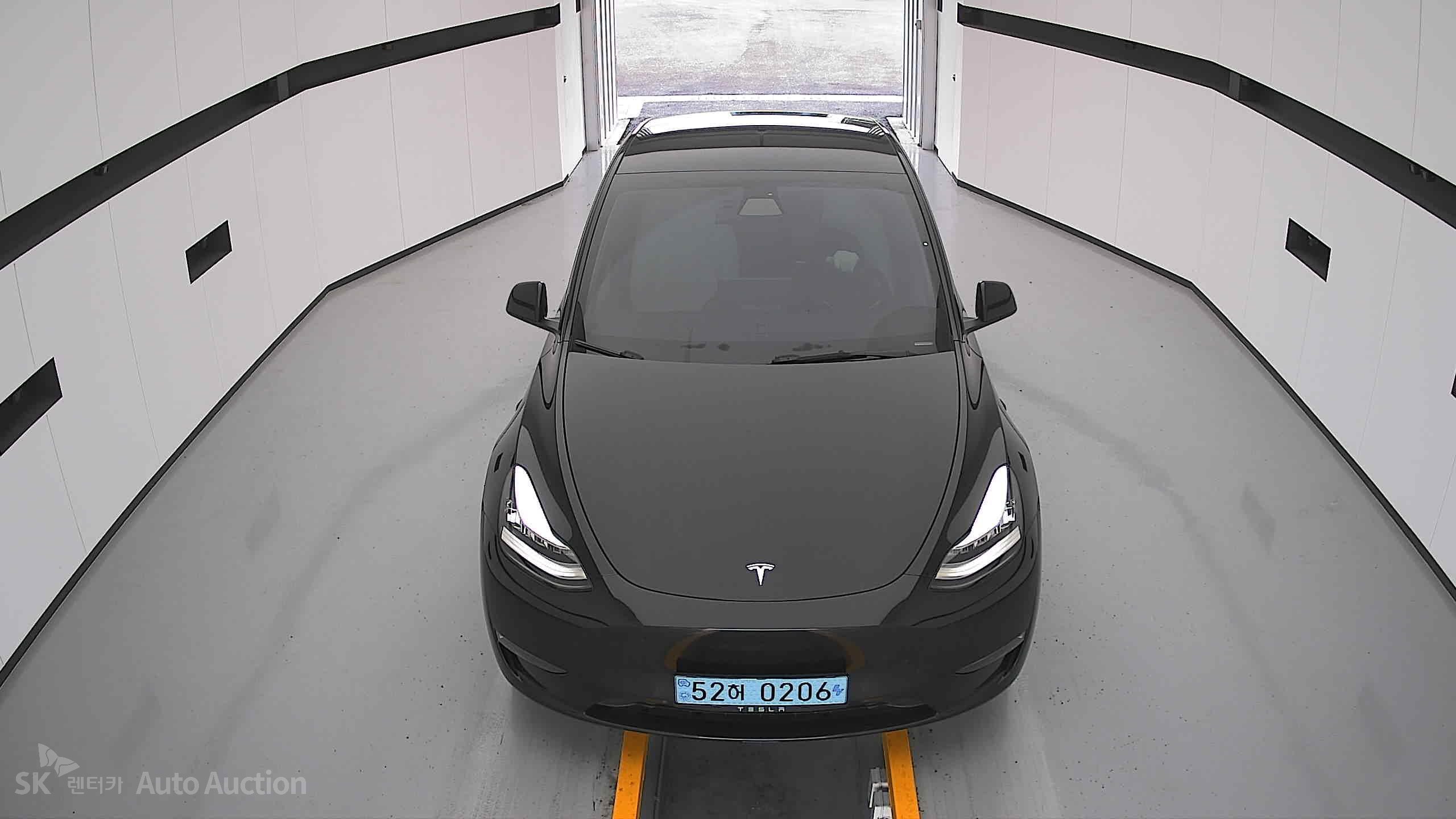 2022 - tesla model y