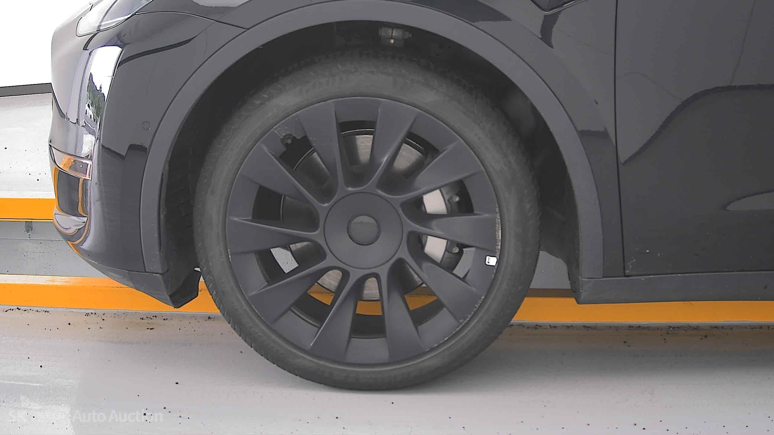 2022 - tesla model y