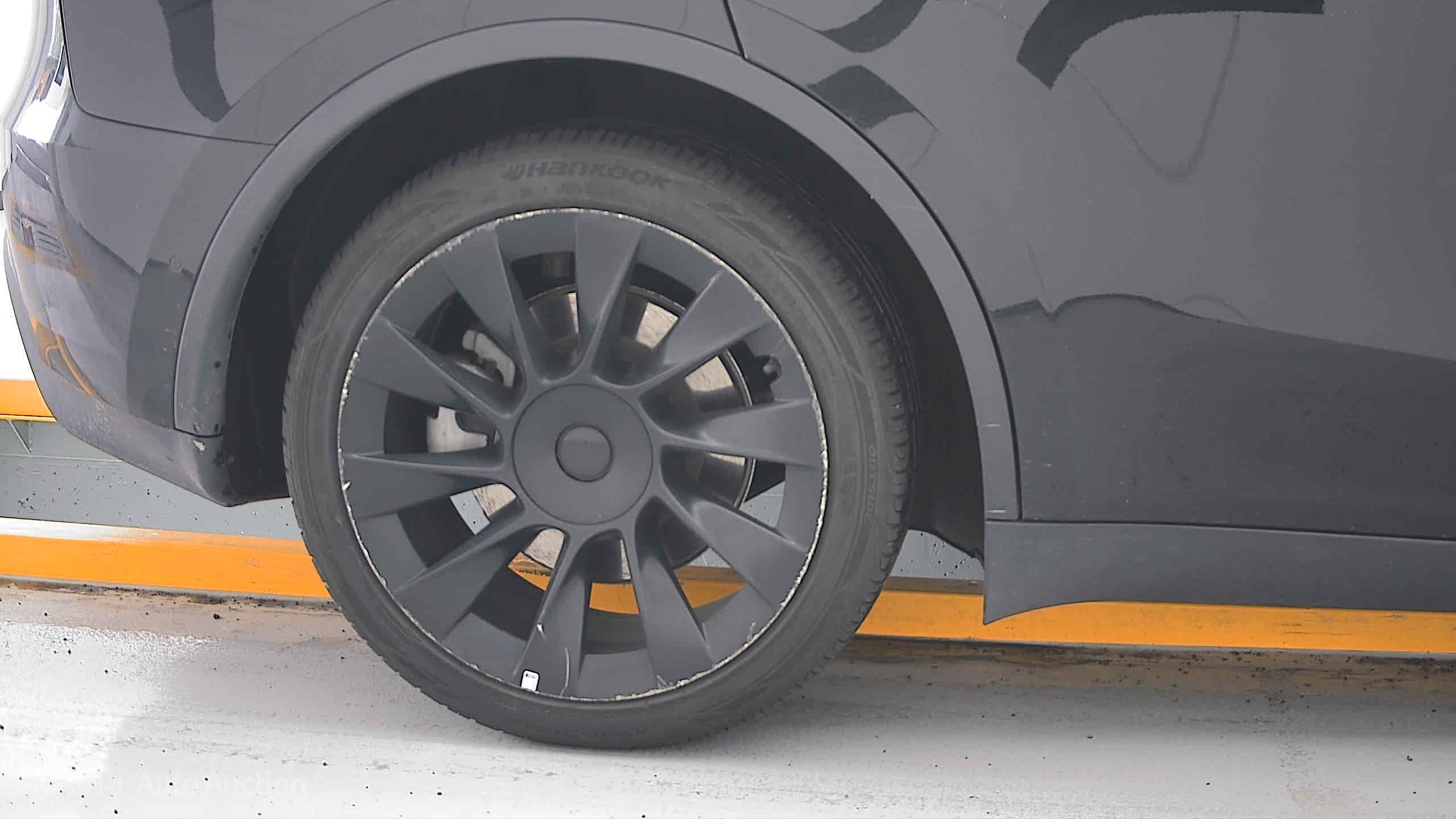 2022 - tesla model y