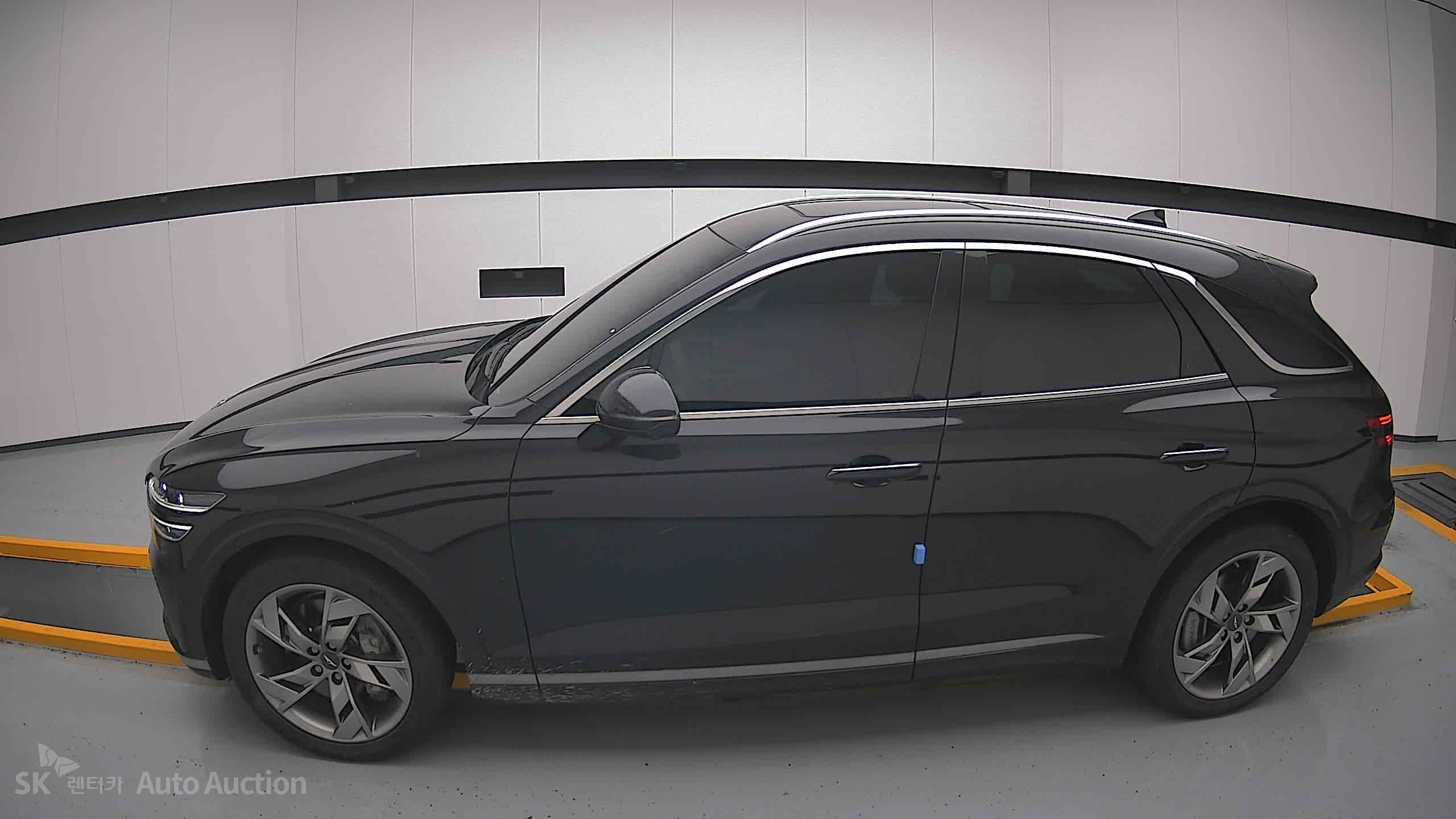 2022 - genesis egv70