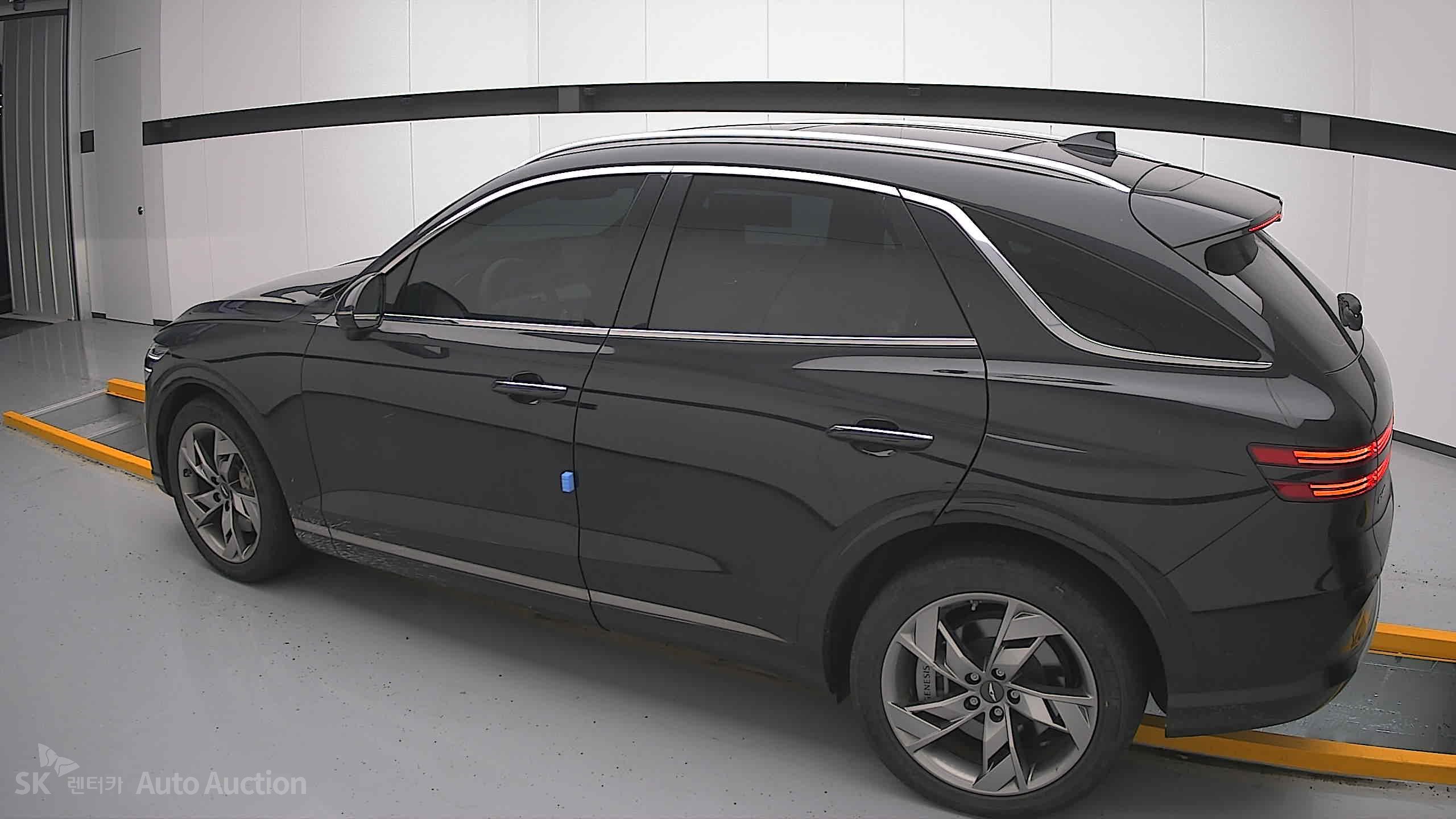 2022 - genesis egv70