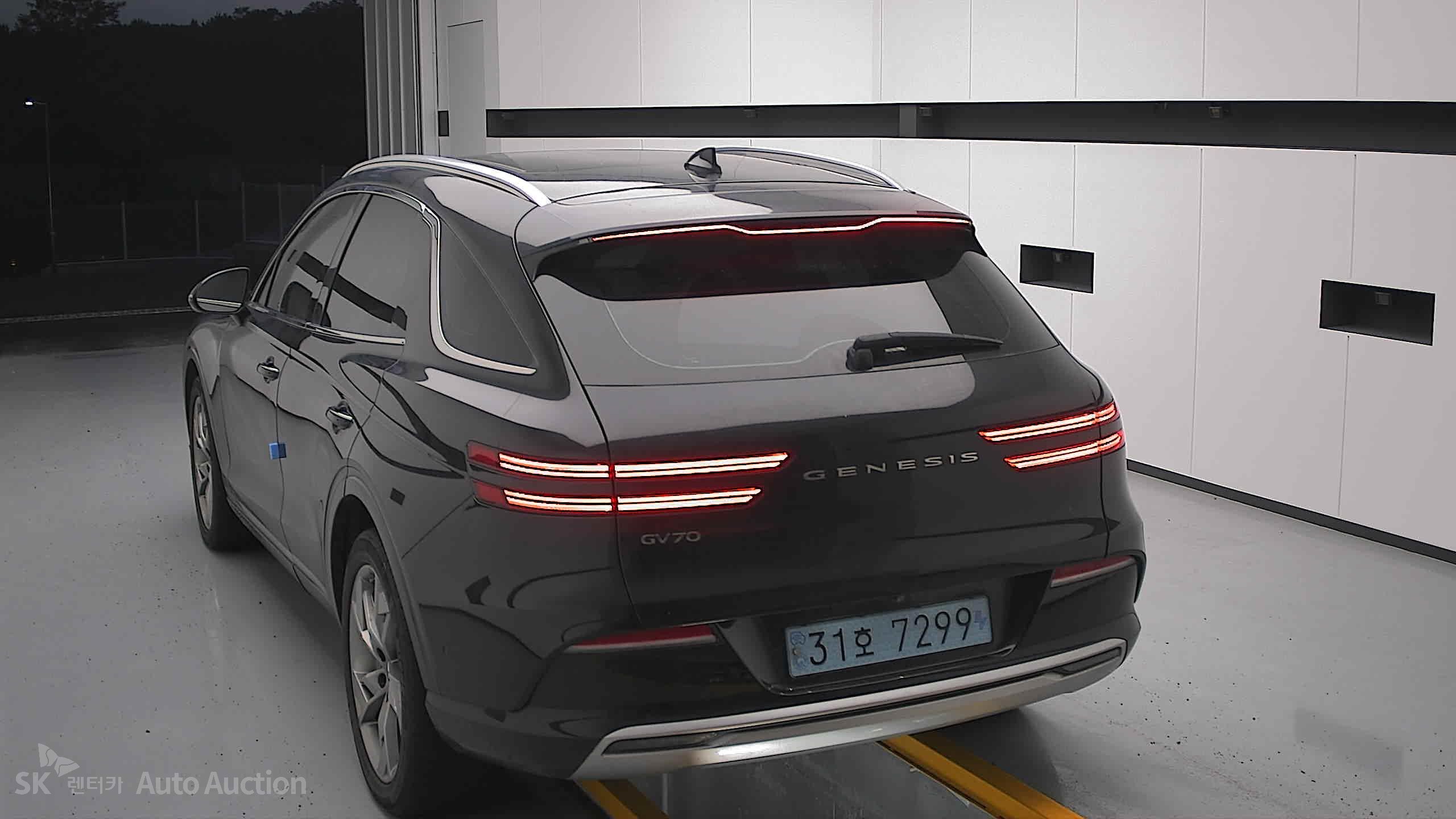2022 - genesis egv70
